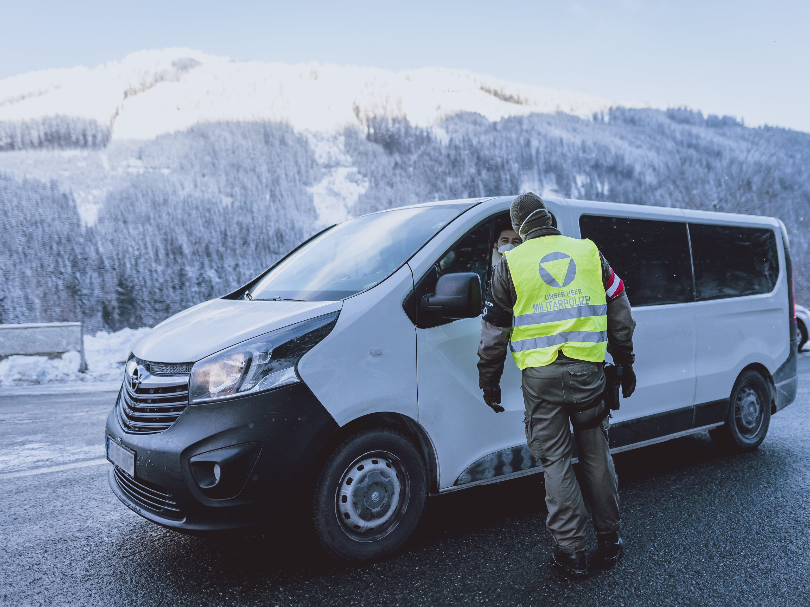 Die Ausreisetestpflicht in Tirol wird um weitere zehn Tage verlängert. Die Ausreisetestpflicht in Tirol wird um weitere zehn Tage verlängert.