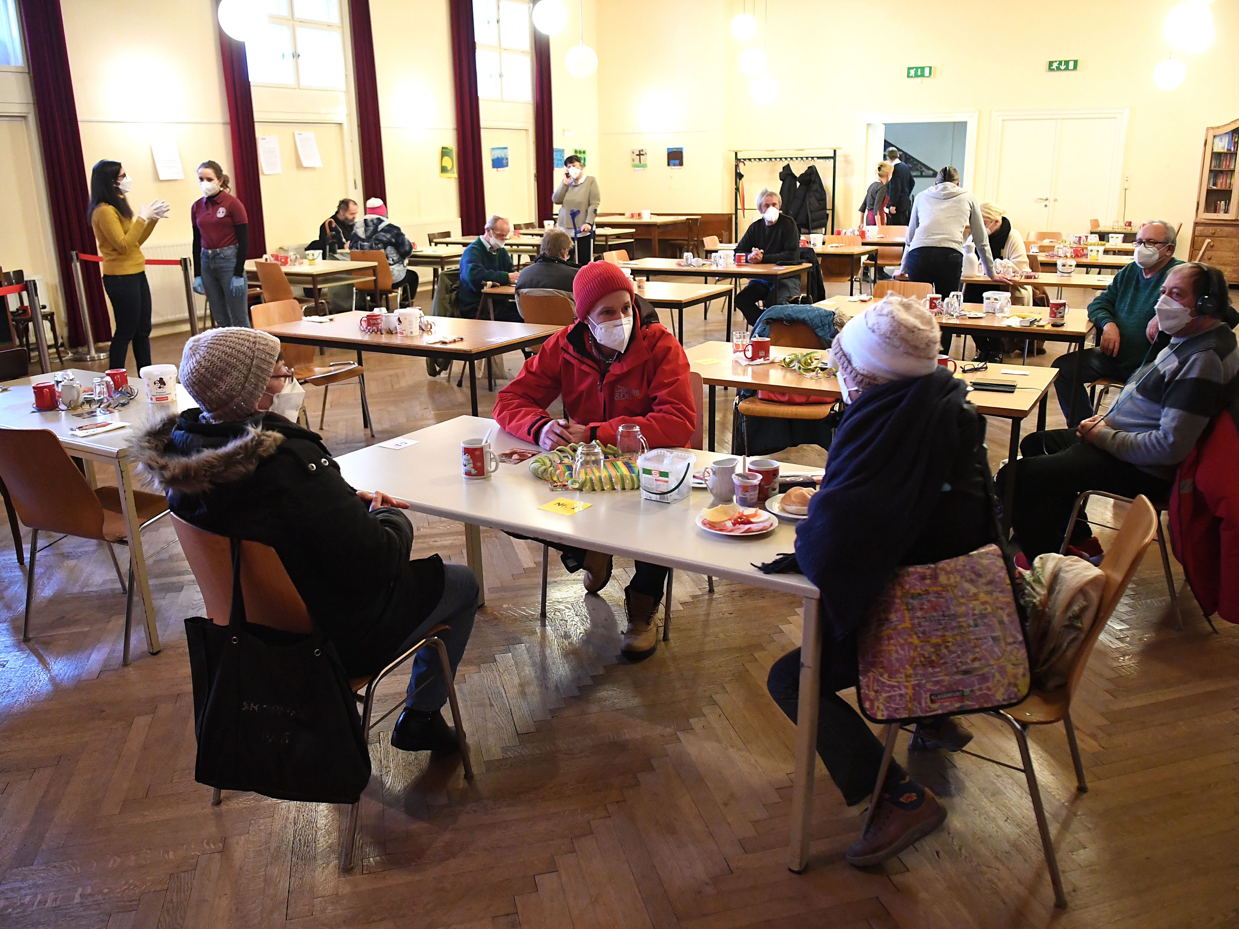 Obdachlose in Wien können beispielsweise in einer Wärmestube der Caritas Zuflucht finden