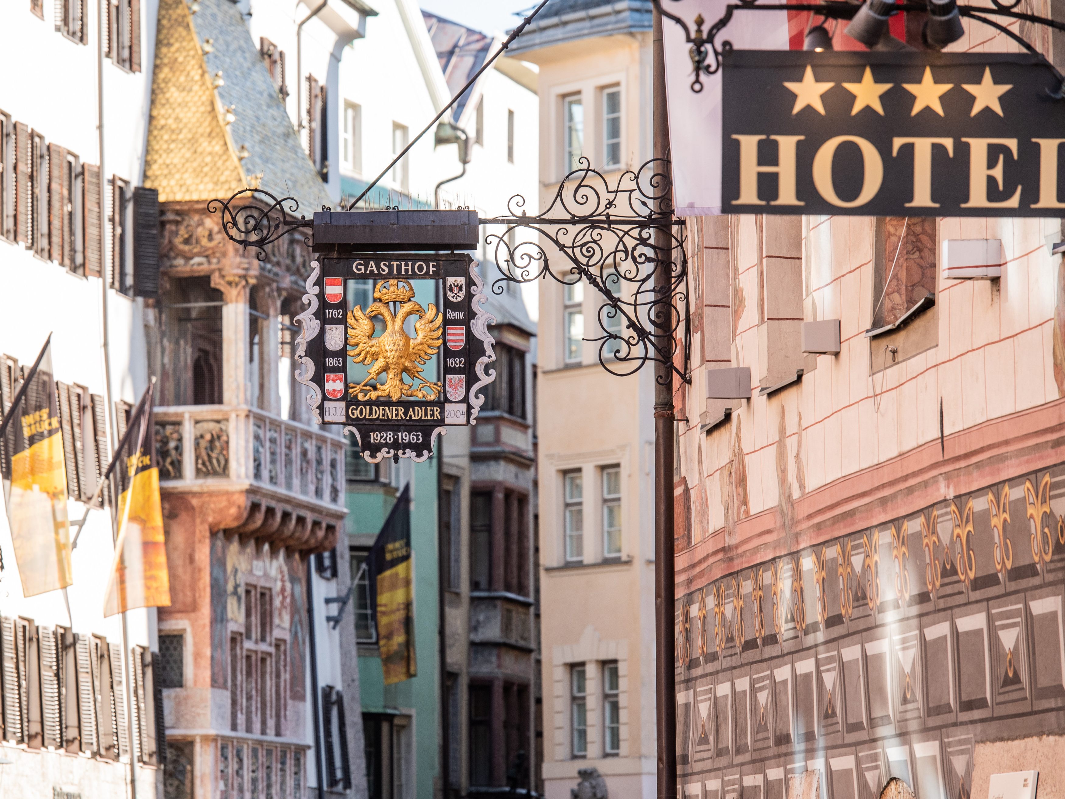 Das Maßnahmenpaket beinhaltet unter anderem einen Aufruf an die Bevölkerung zur allgemeinen Mobilitätseinschränkung. Das Maßnahmenpaket beinhaltet unter anderem einen Aufruf an die Bevölkerung zur allgemeinen Mobilitätseinschränkung.