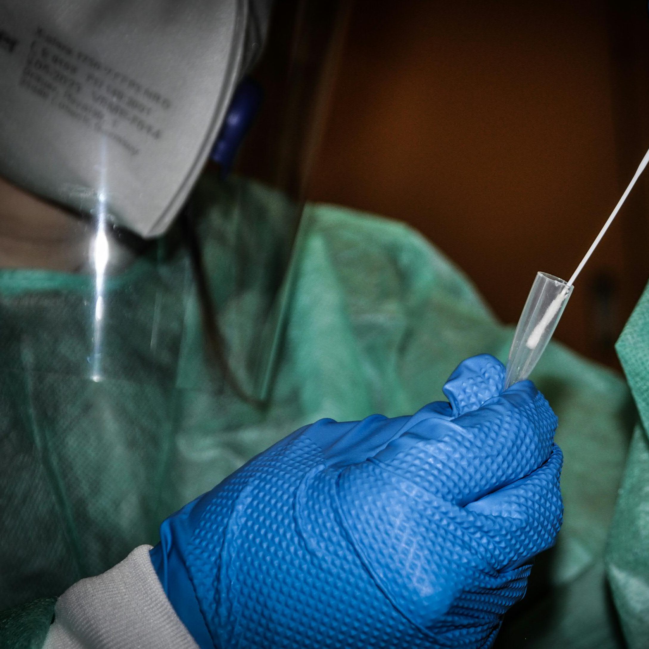 Neuinfektionen stagnieren auf erhöhtem Niveau