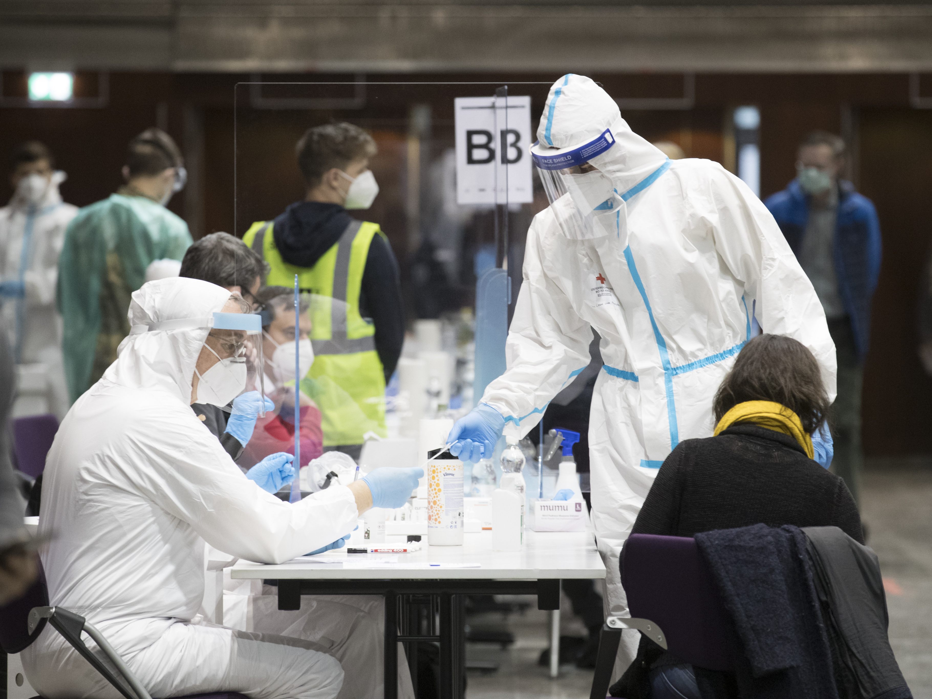 Bezirk Schwaz: 4.800 Tests seit Freitag durchgeführt. Bezirk Schwaz: 4.800 Tests seit Freitag durchgeführt.