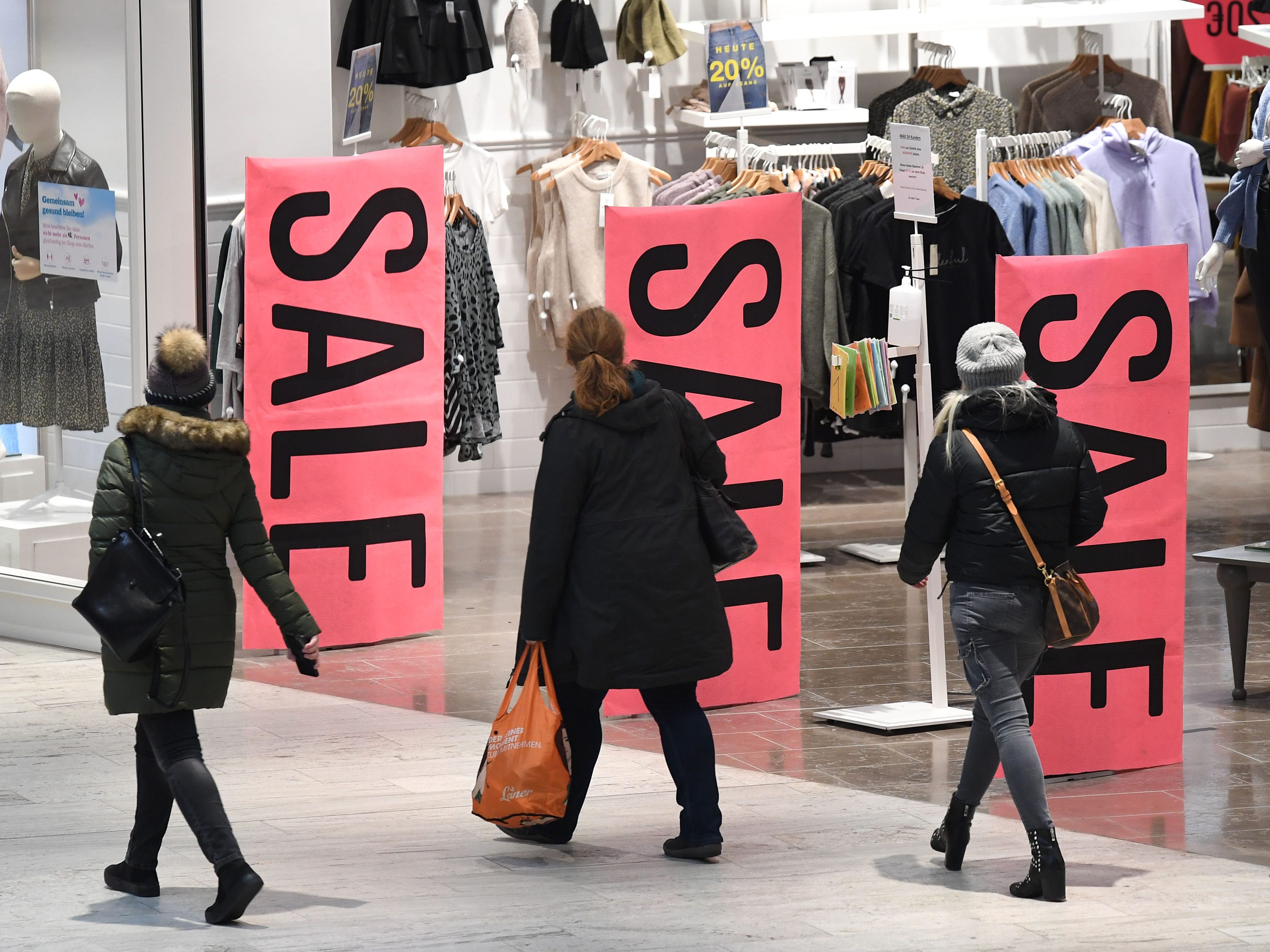 Kfz- und Großhandel sowie Mode-, Schuh- und Spielwarenhändler als Krisenverlierer.