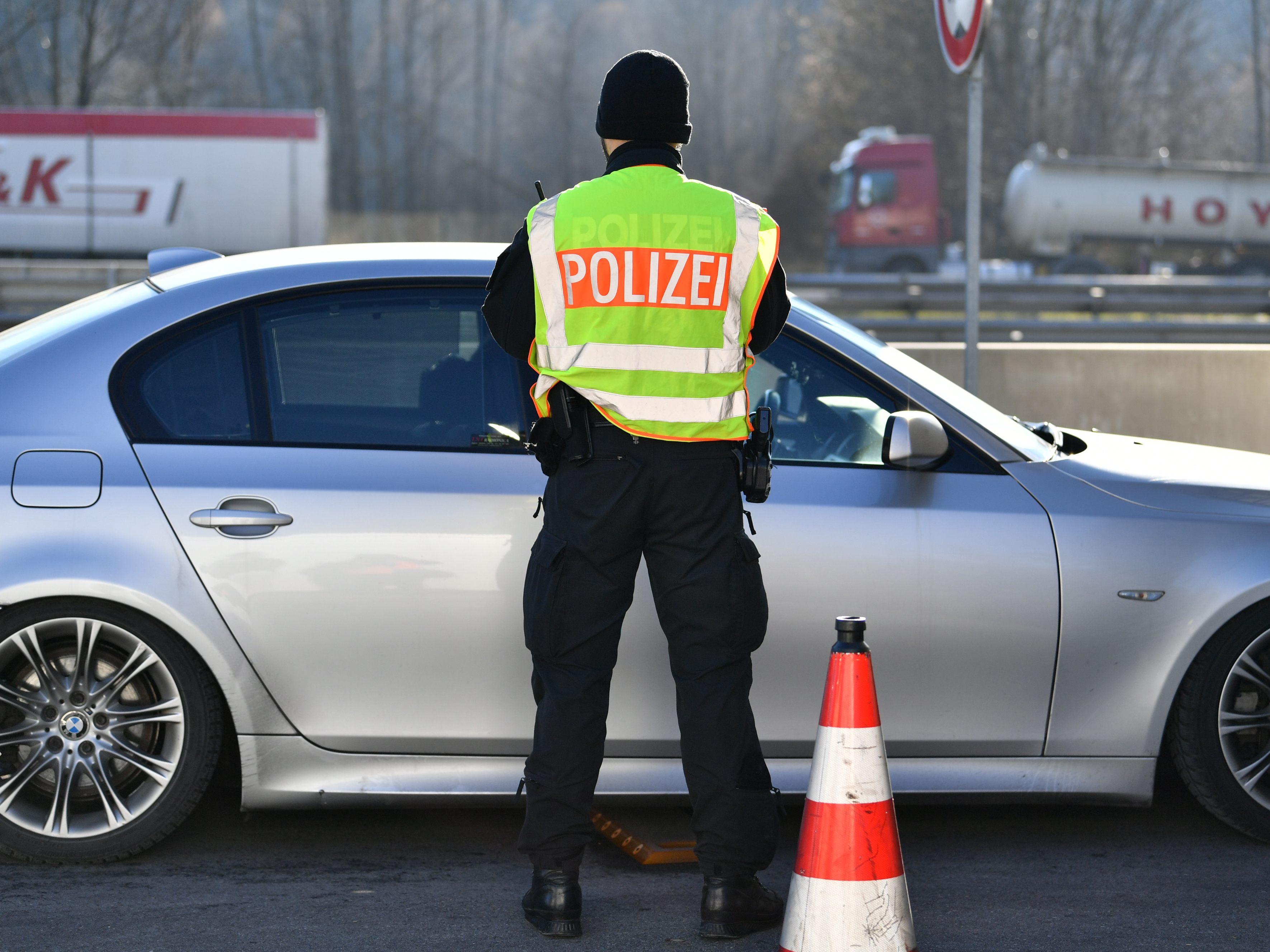 Die Grenzkontrollen werden bis 27. Februar verlängert. Die Grenzkontrollen werden bis 27. Februar verlängert.