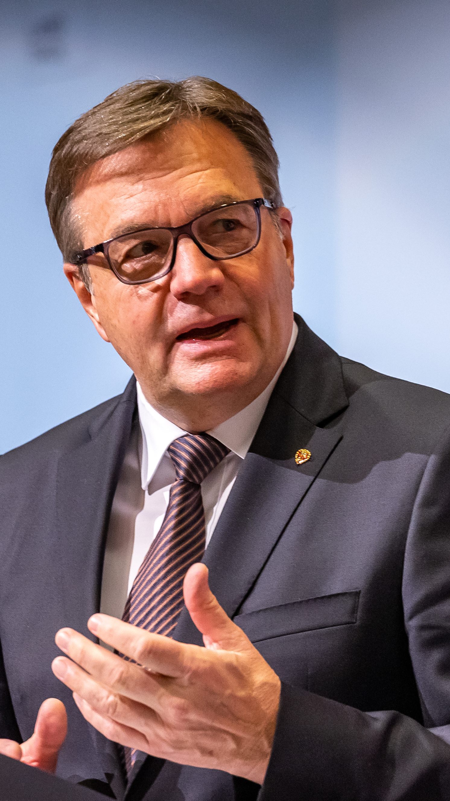 Trotz den Versuchen von Platter wurde eine Reisewarnung für Tirol ausgesprochen.