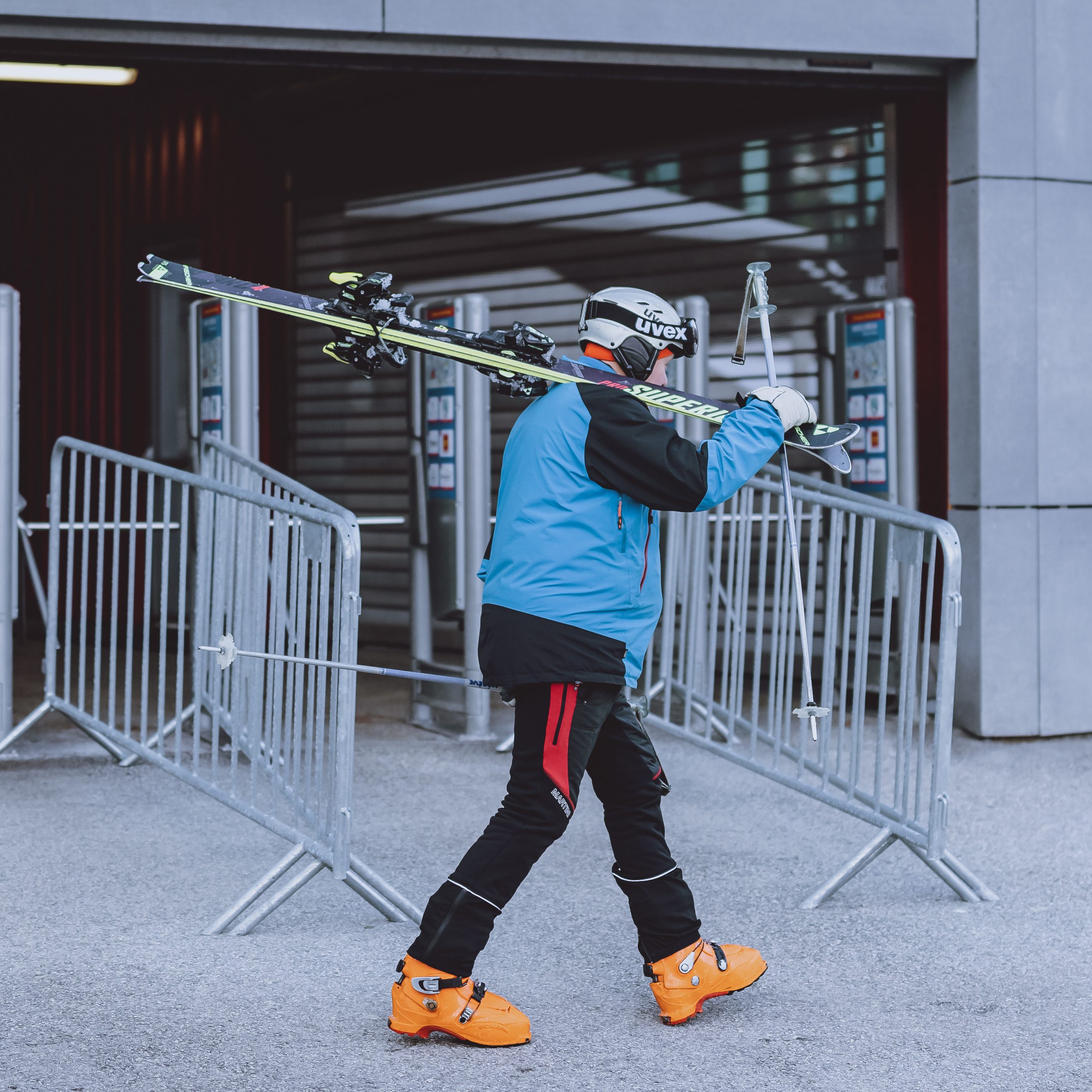 Ab heute müssen Skifahrer in Tirol ein negatives Testergebnis mit sich führen.