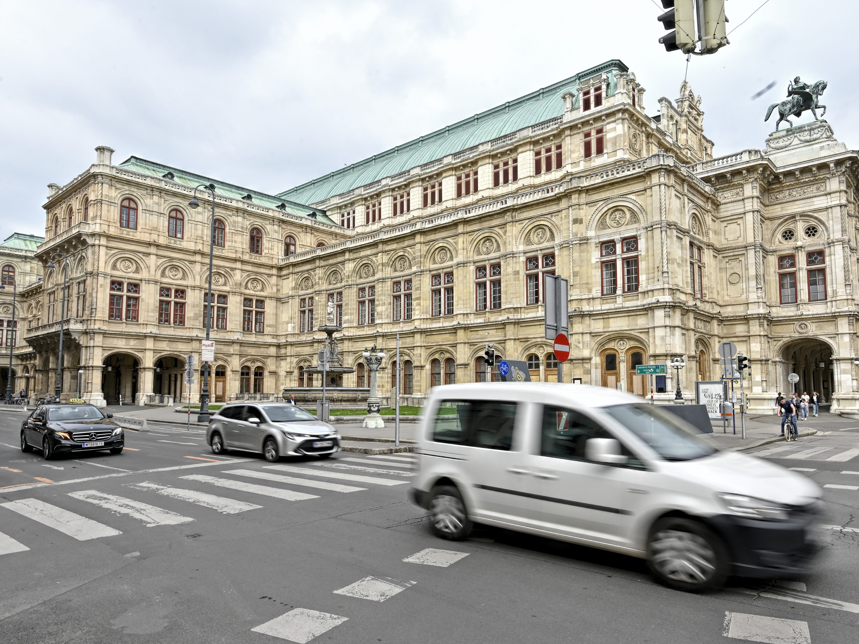 Die Wiener Staatsoper verschiebt "Carmen". Die Wiener Staatsoper verschiebt "Carmen".