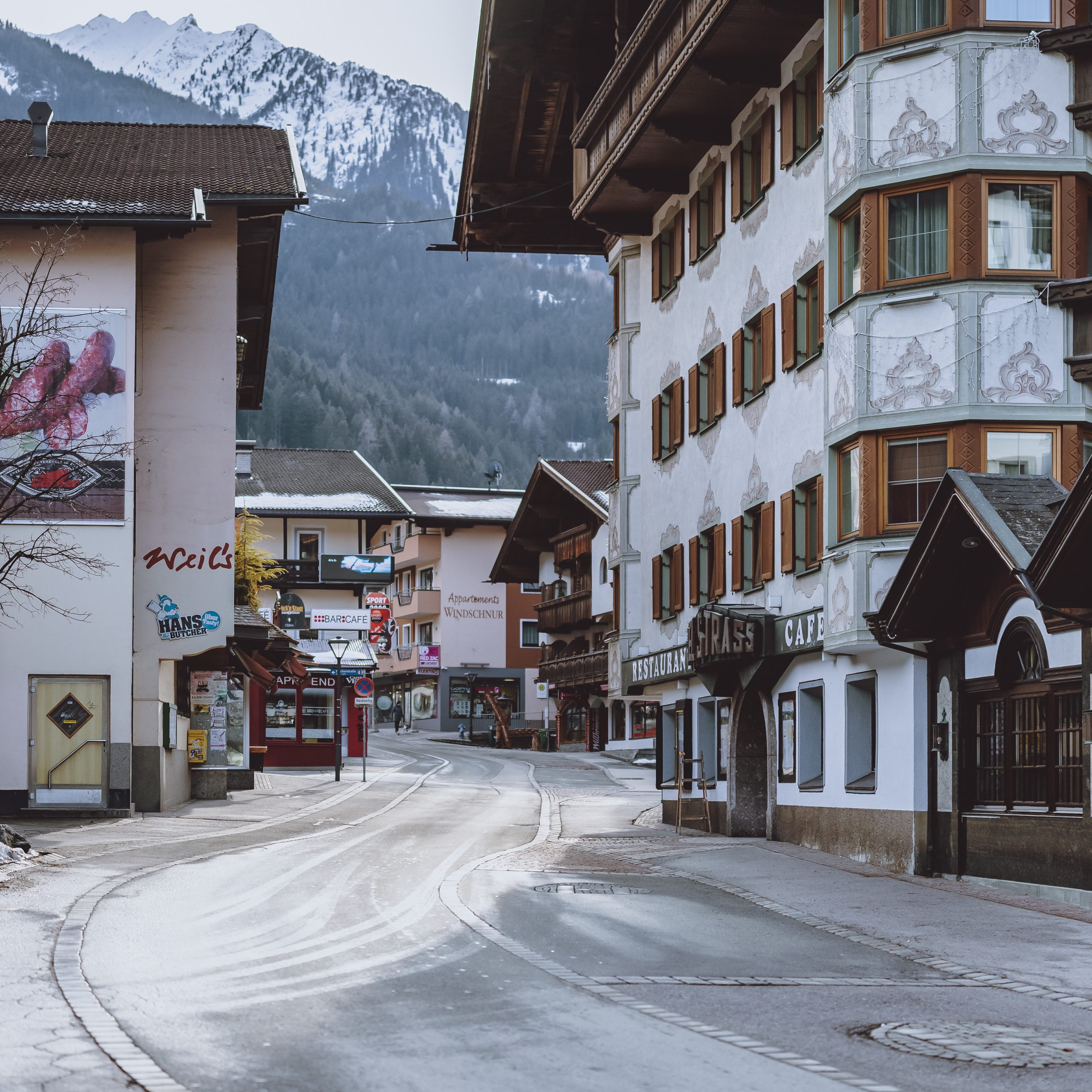 Verlassen des Ortes nur mit einem negativen Coronavirus-Test