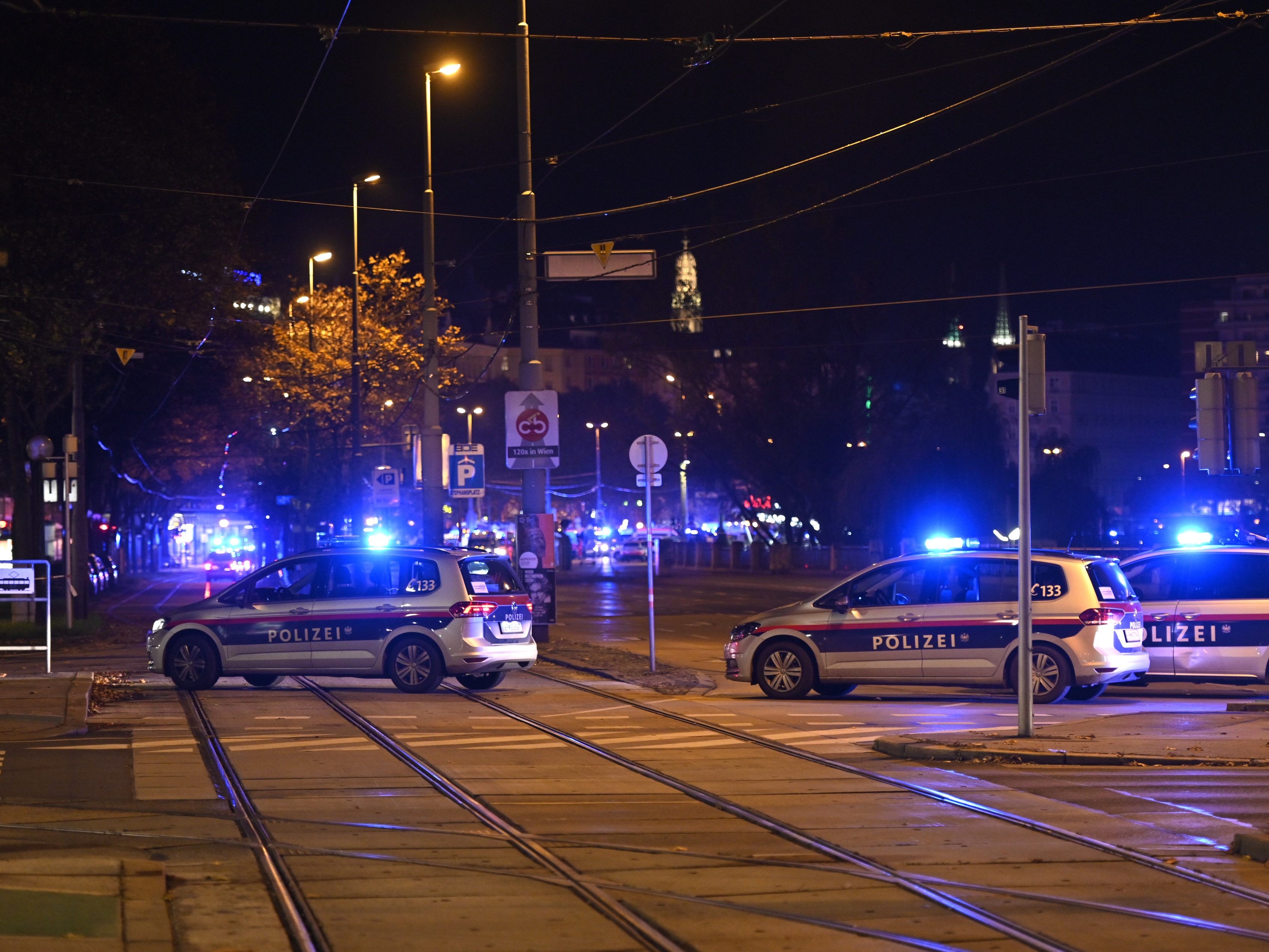 Schwerwiegende Verstöße gegen Persönlichkeitsschutz und Intimsphäre durch ein Video von der Terrornacht werden vom Presserat beanstandet Schwerwiegende Verstöße gegen Persönlichkeitsschutz und Intimsphäre durch ein Video von der Terrornacht werden vom Presserat beanstandet