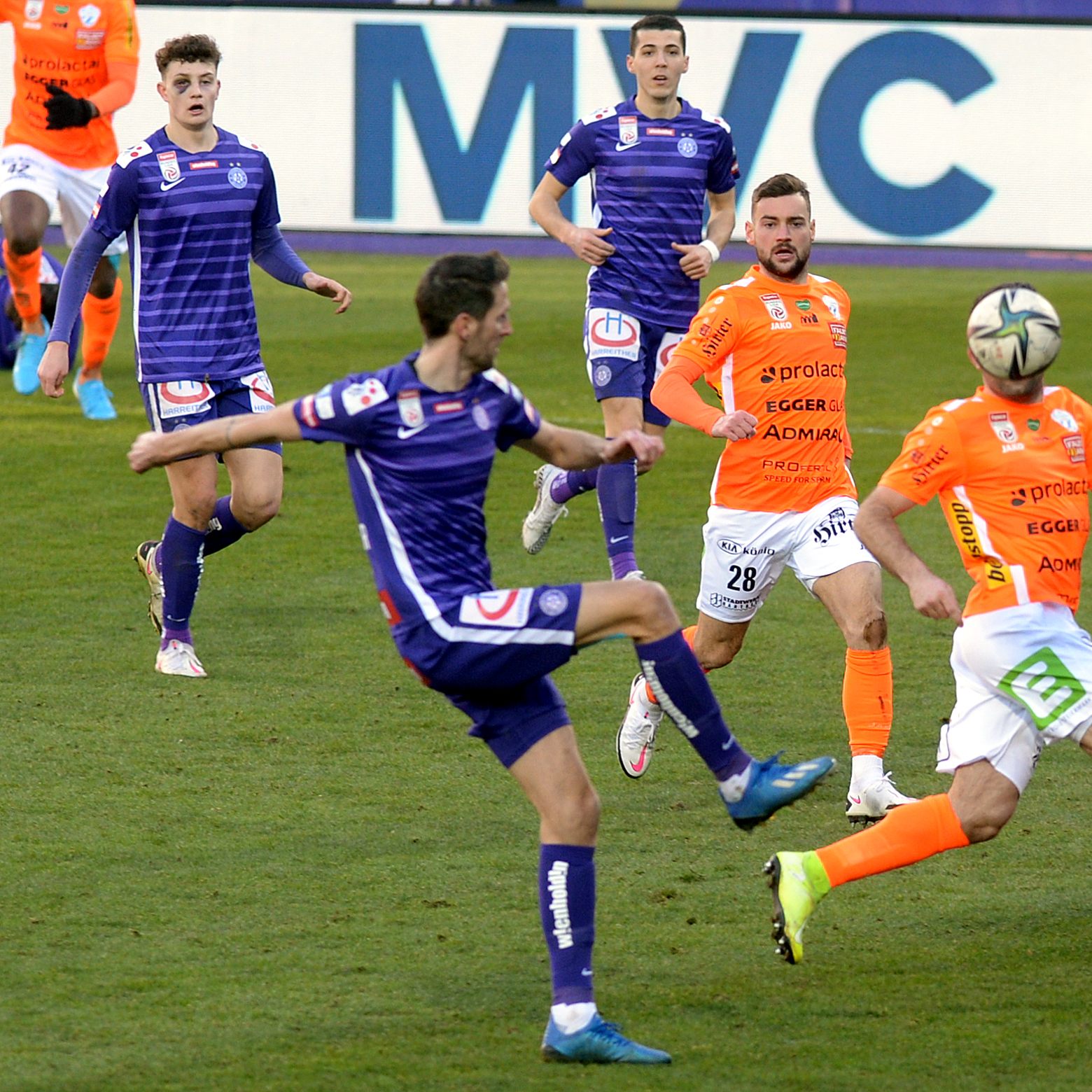 Die Wiener Austria musste sich gegen TSV Hartberg mit 0:1 geschlagen geben.