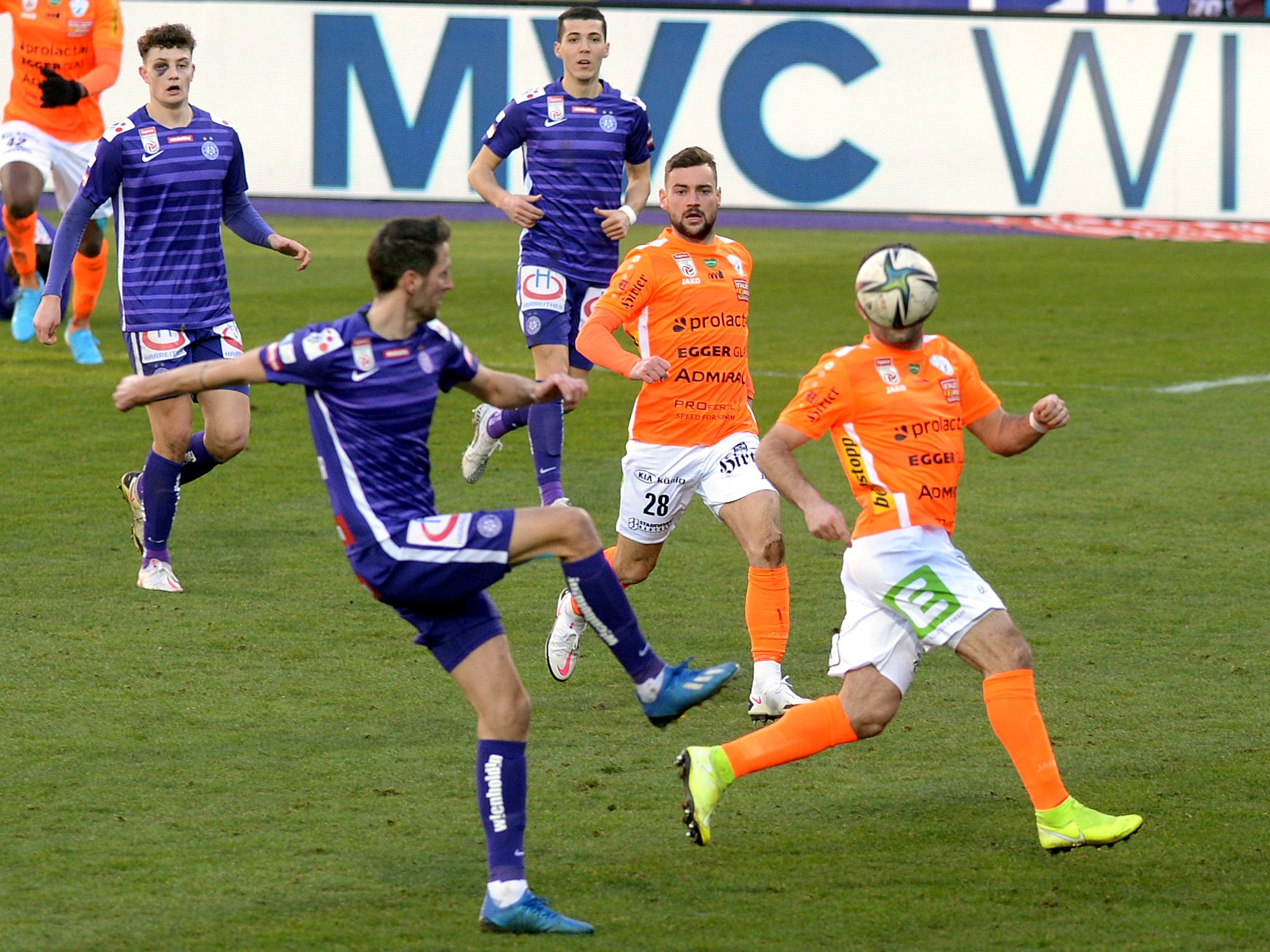 Die Wiener Austria musste sich gegen TSV Hartberg mit 0:1 geschlagen geben.