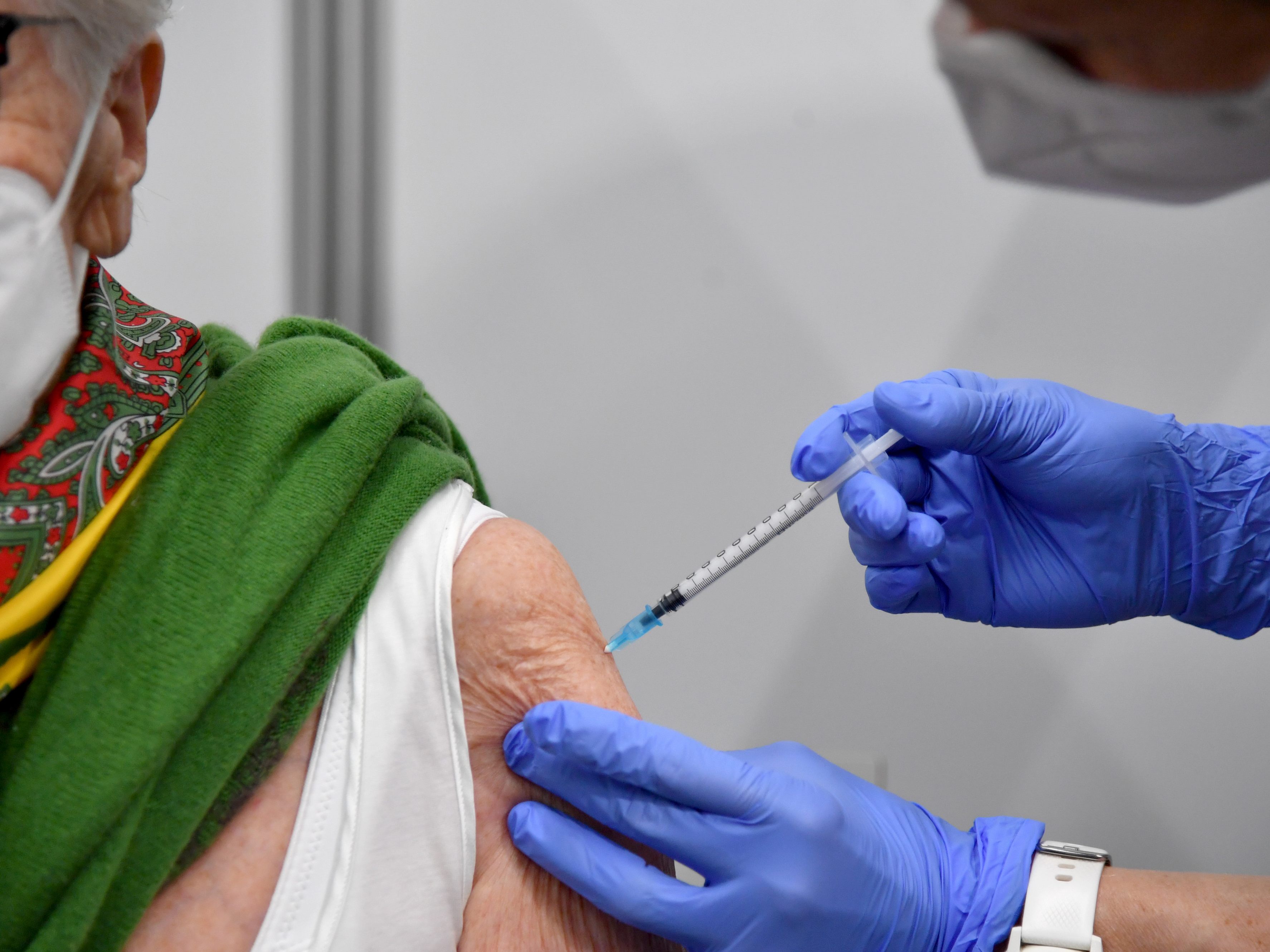 Bisher gingen nur 22 Prozent der Coronavirus-Impfungen an Über-75-Jährige. Bisher gingen nur 22 Prozent der Coronavirus-Impfungen an Über-75-Jährige.