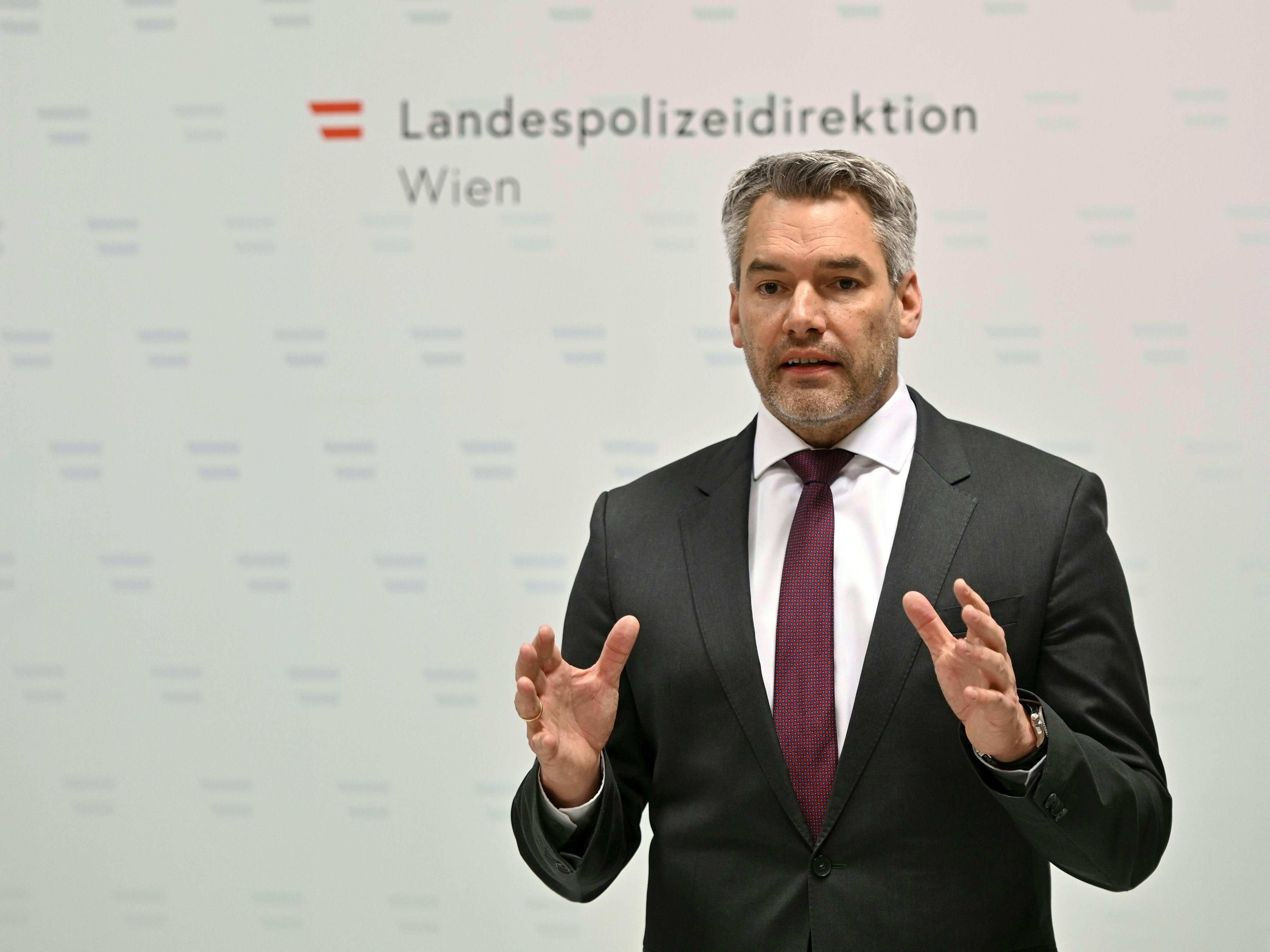 Wir berichten live ab 9 Uhr. Wir berichten live ab 9 Uhr.