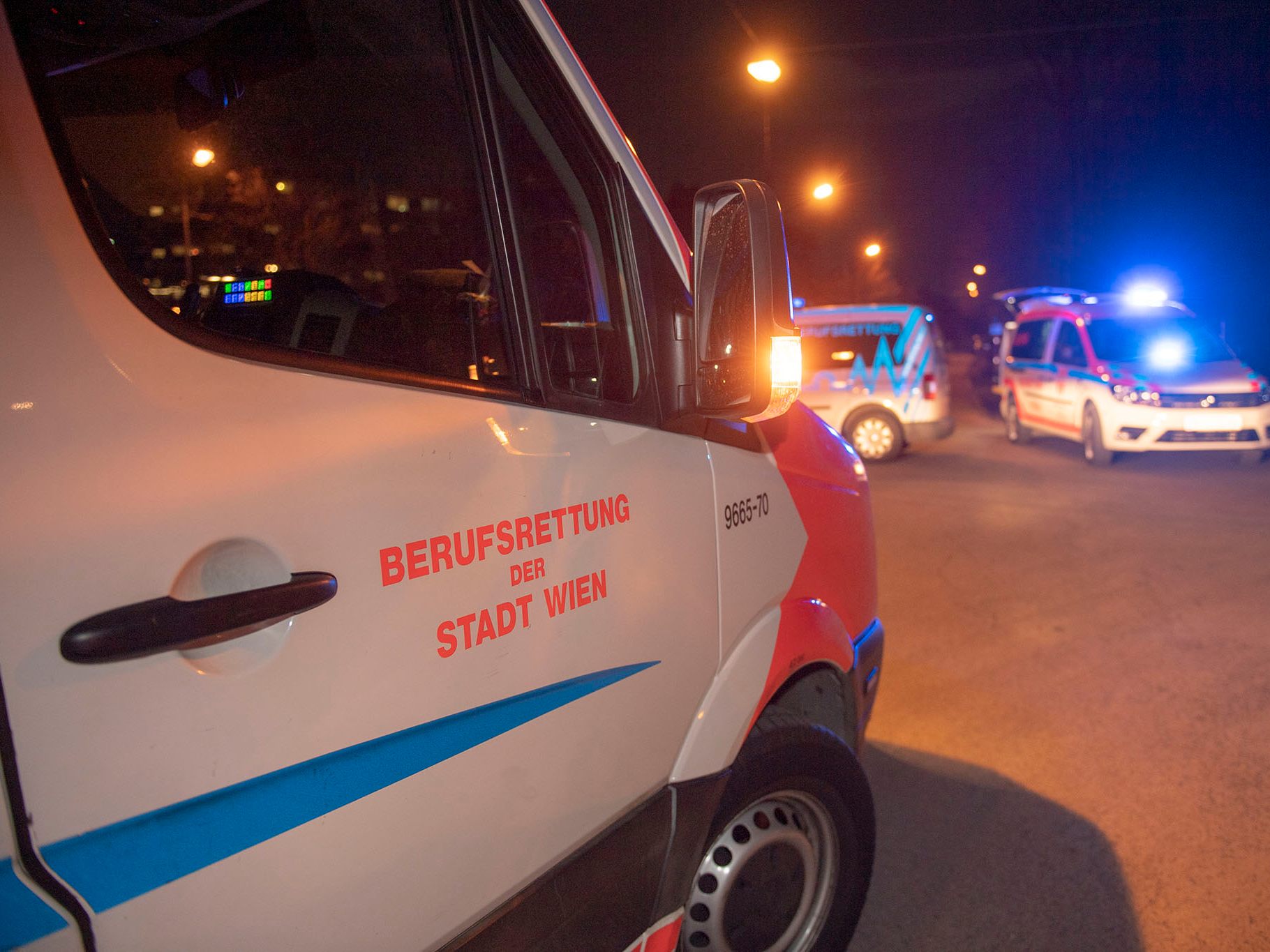 Der Fußgänger wurde bei dem Unfall verletzt. Der Fußgänger wurde bei dem Unfall verletzt.