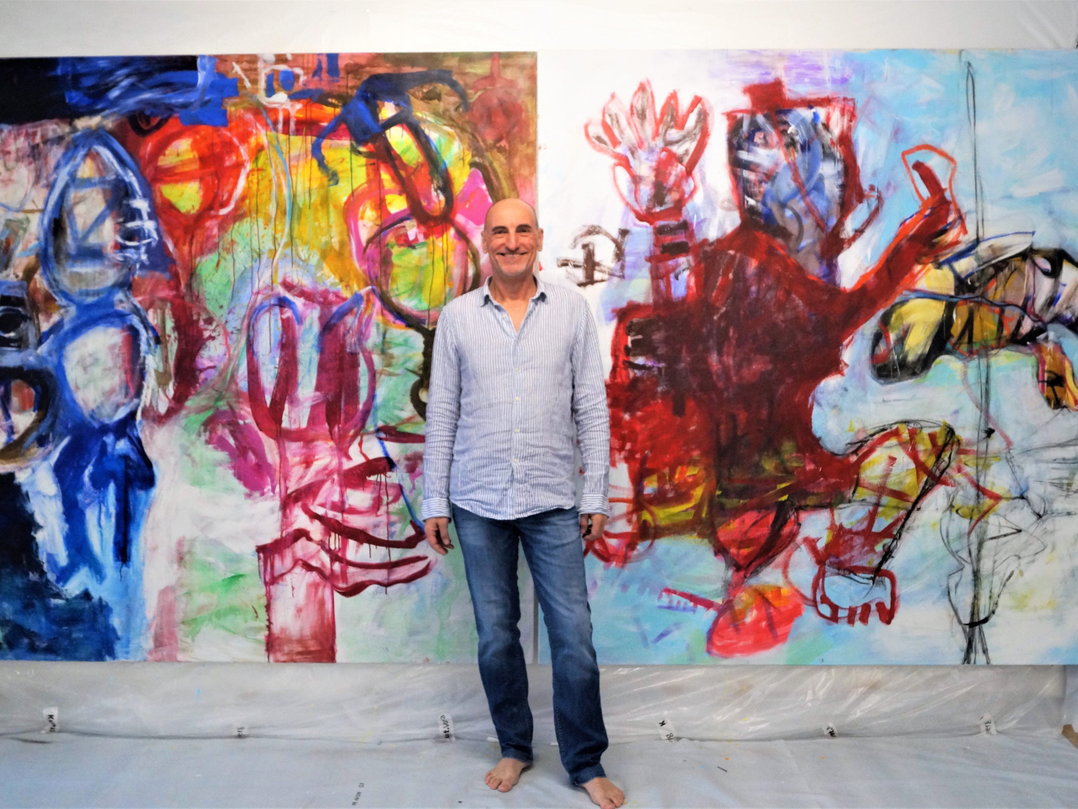 Harald gmeiner vor seinen großformatigen Bildern Harald gmeiner vor seinen großformatigen Bildern