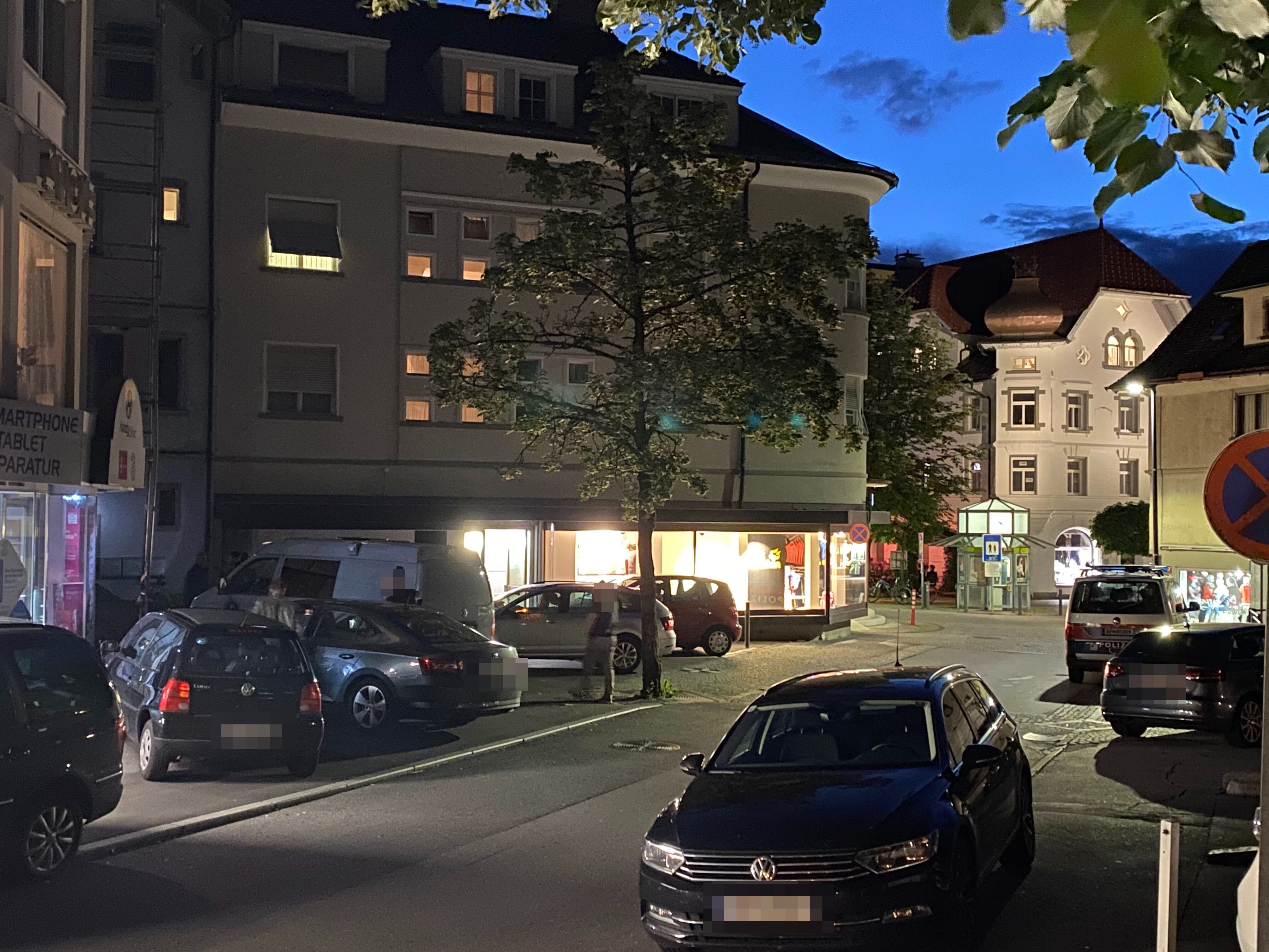 Die Polizei konnte drei Tatverdächtige ausforschen. Die Polizei konnte drei Tatverdächtige ausforschen.