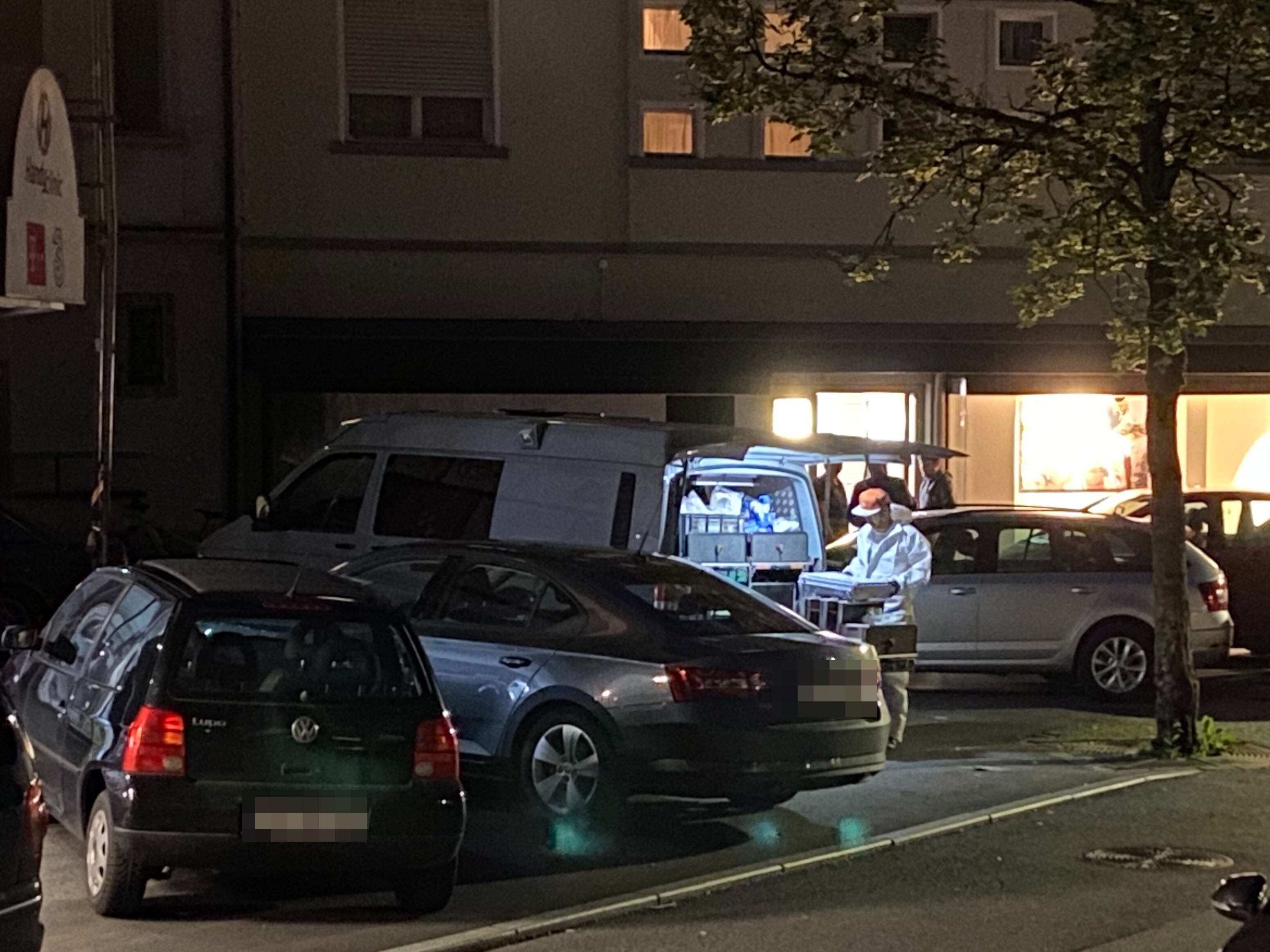 Am 19. Juni verübten drei vorerst unbekannte Täter einen schweren Wohnungsraub in Dornbirn. Am 19. Juni verübten drei vorerst unbekannte Täter einen schweren Wohnungsraub in Dornbirn.