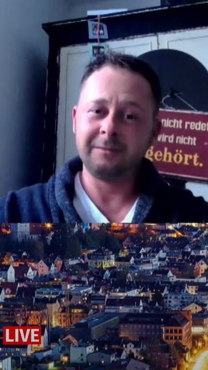 Nikolas Burtscher, Geschäftsführer der Selbsthilfe Vorarlberg, im Zoom-Gespräch bei "Vorarlberg Live".