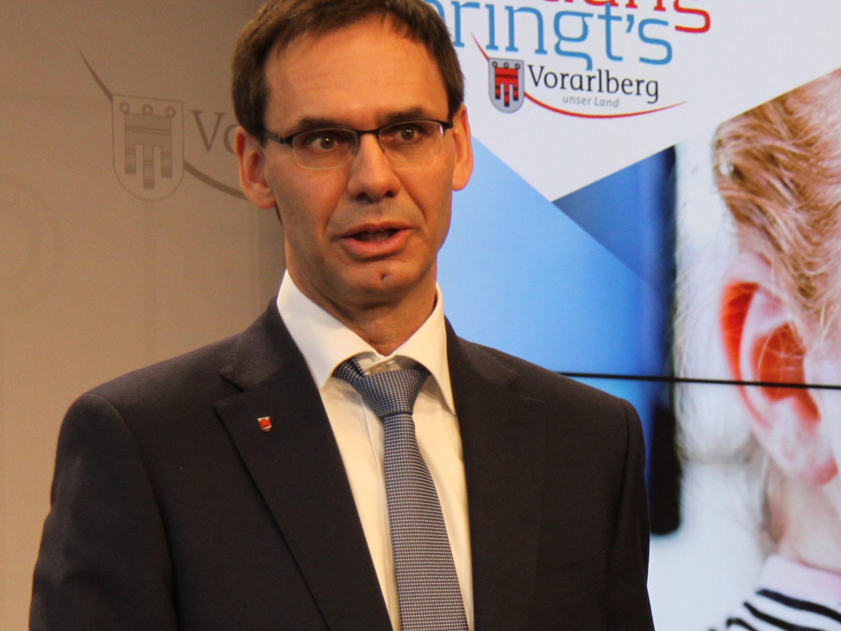 Unter der Voraussetzung eines niedrigen Infektionsgeschehens und einer stabilen Sieben-Tages-Inzidenz kann sich LH Wallner Öffnungsschritte vorstellen. Unter der Voraussetzung eines niedrigen Infektionsgeschehens und einer stabilen Sieben-Tages-Inzidenz kann sich LH Wallner Öffnungsschritte vorstellen.