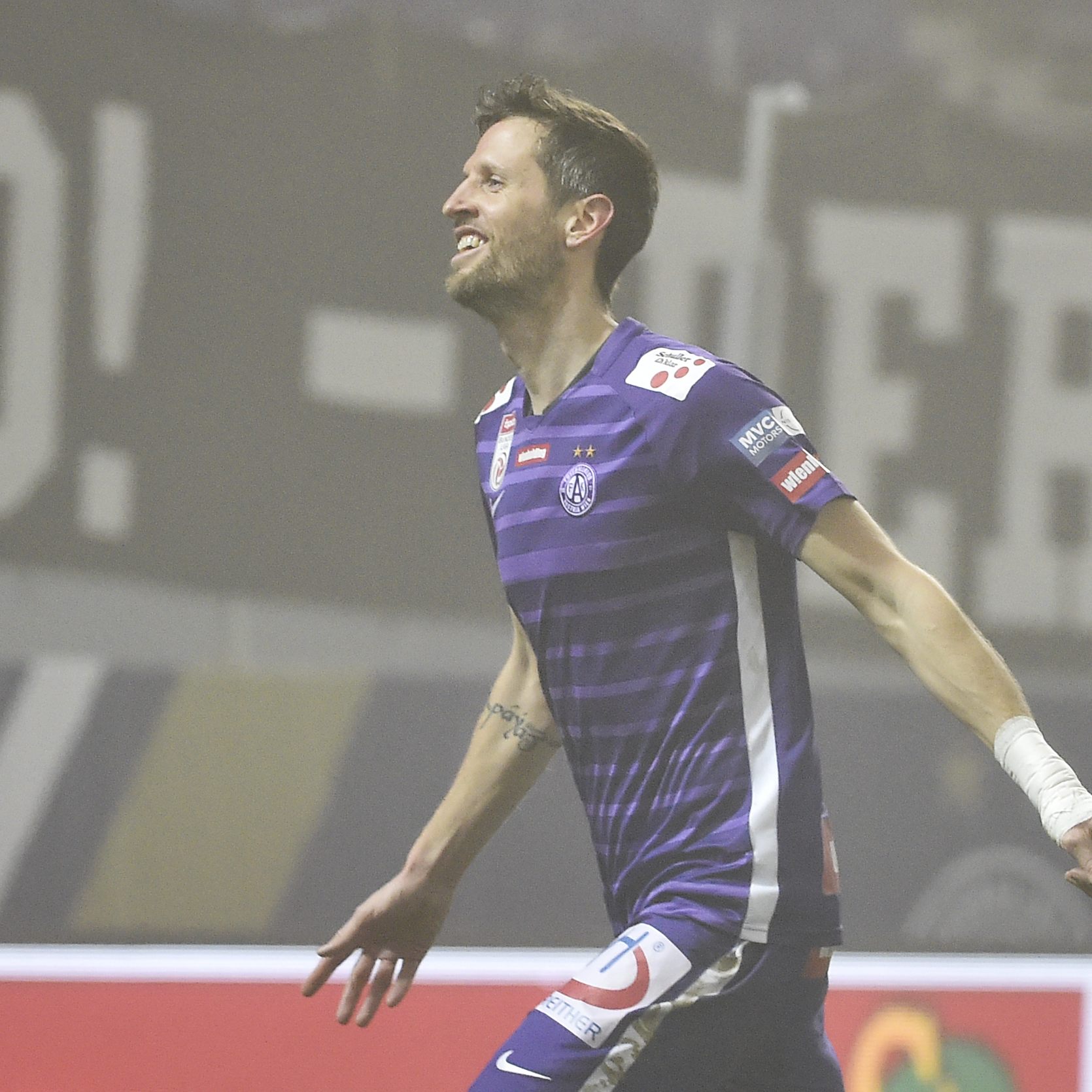 Die Stimmung der Wiener Austria war durch den Nebel nicht getrübt.