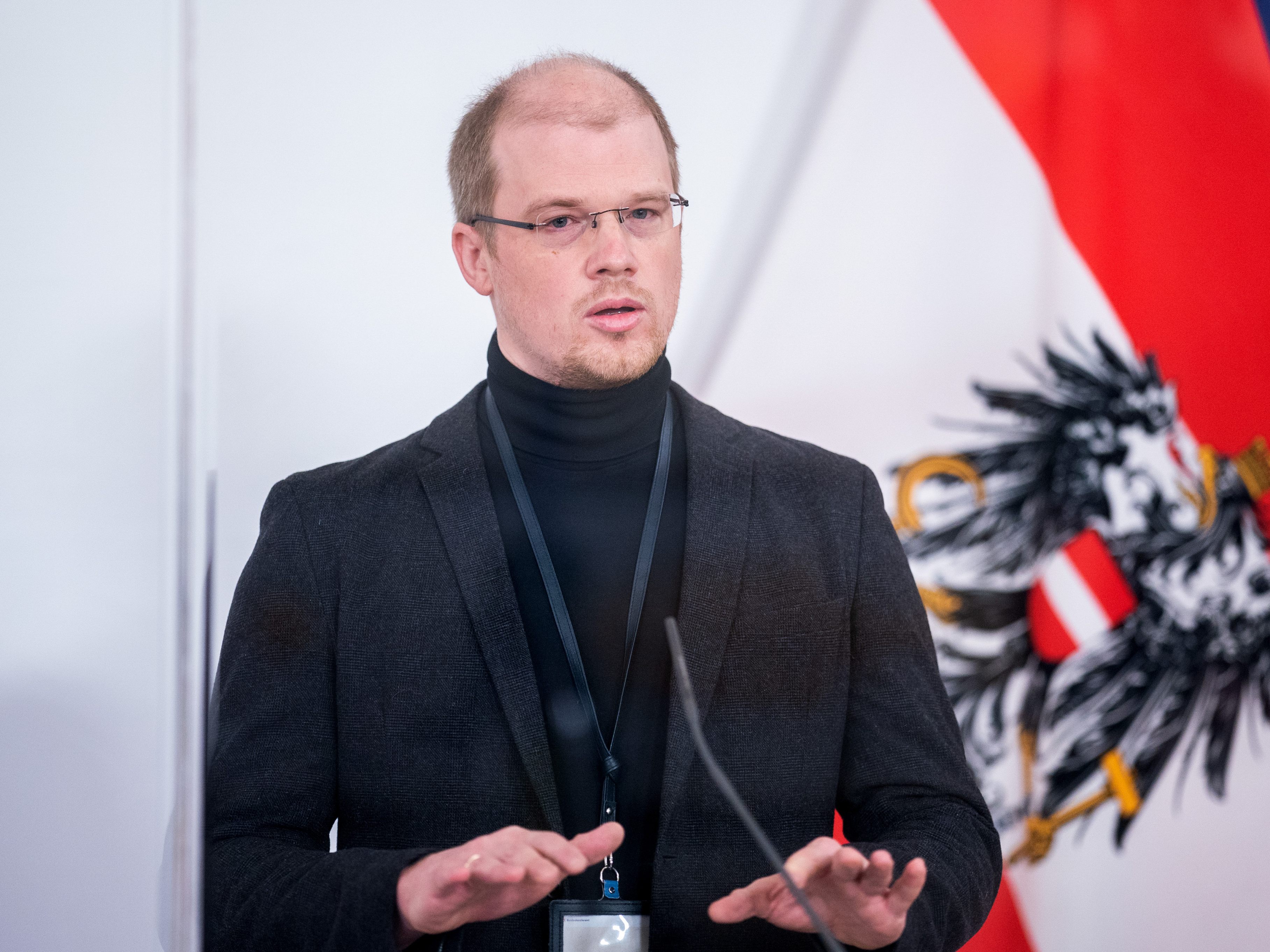 Bergthaler gehört zu den Beratern der Regierung.