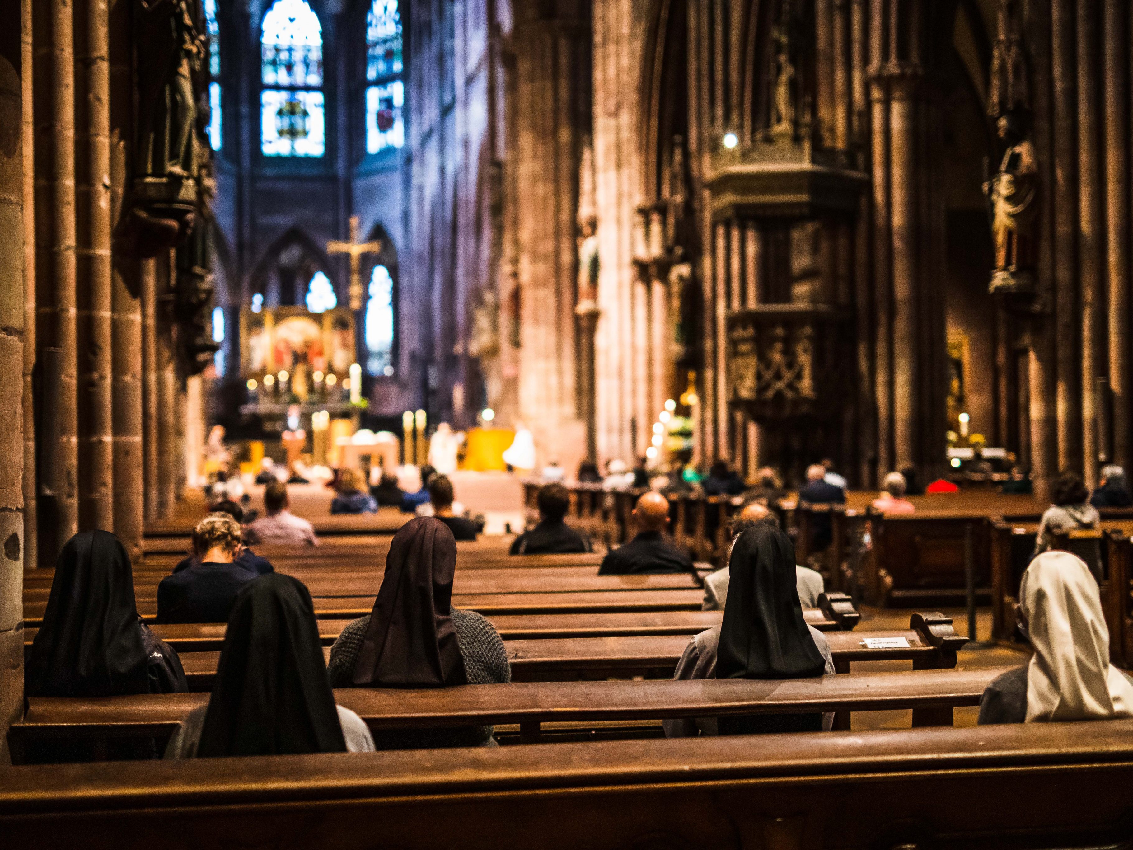 Ab Sonntag dürfen wieder Kirchen besucht werden. Ab Sonntag dürfen wieder Kirchen besucht werden.