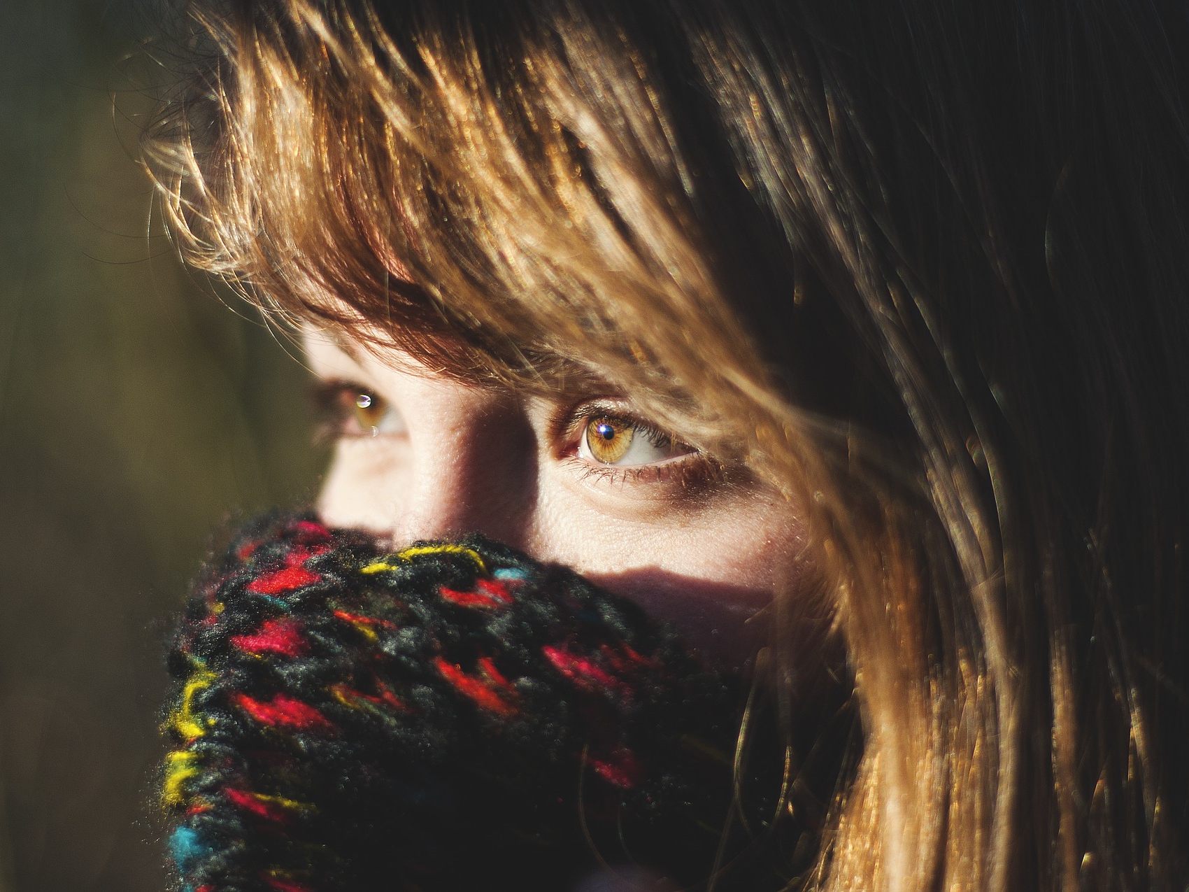 Frauen haben aus verschiedenen Gründen ein anderes Kälteempfinden als Männer.
