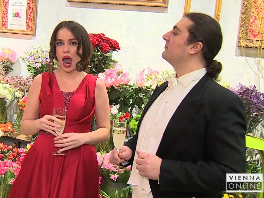 Die Singenden Blumenboten sollen etwas Freude in den Coronatrott bringen. Die Singenden Blumenboten sollen etwas Freude in den Coronatrott bringen.