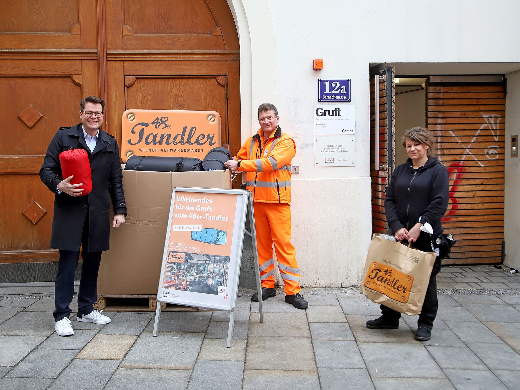 Der Tandler spendete mehrere Schlafsäcke und Winterjacken. Der Tandler spendete mehrere Schlafsäcke und Winterjacken.