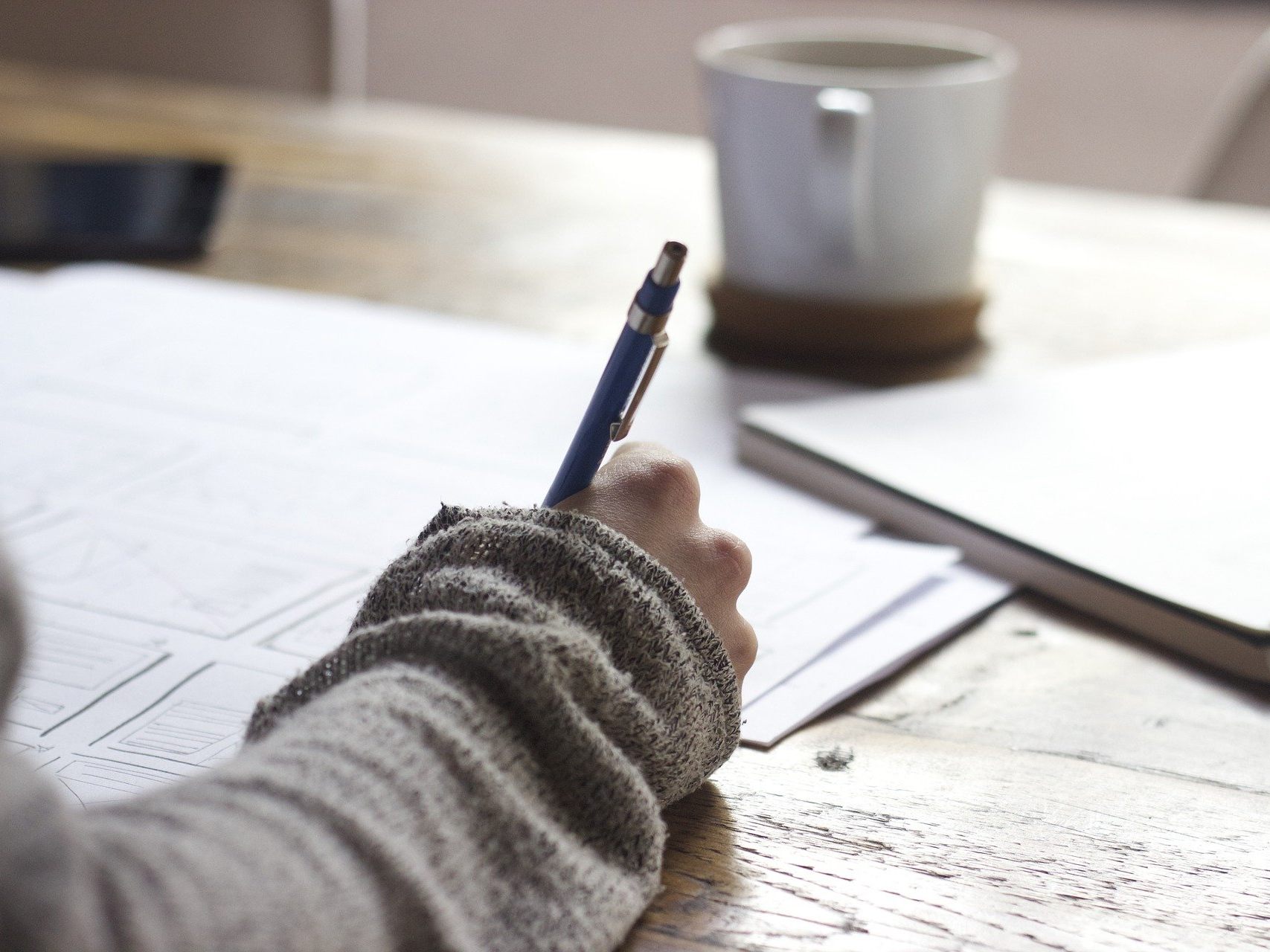 Die Maturanten haben für ihre Abschlussarbeiten zwei Wochen länger Zeit. Die Maturanten haben für ihre Abschlussarbeiten zwei Wochen länger Zeit.