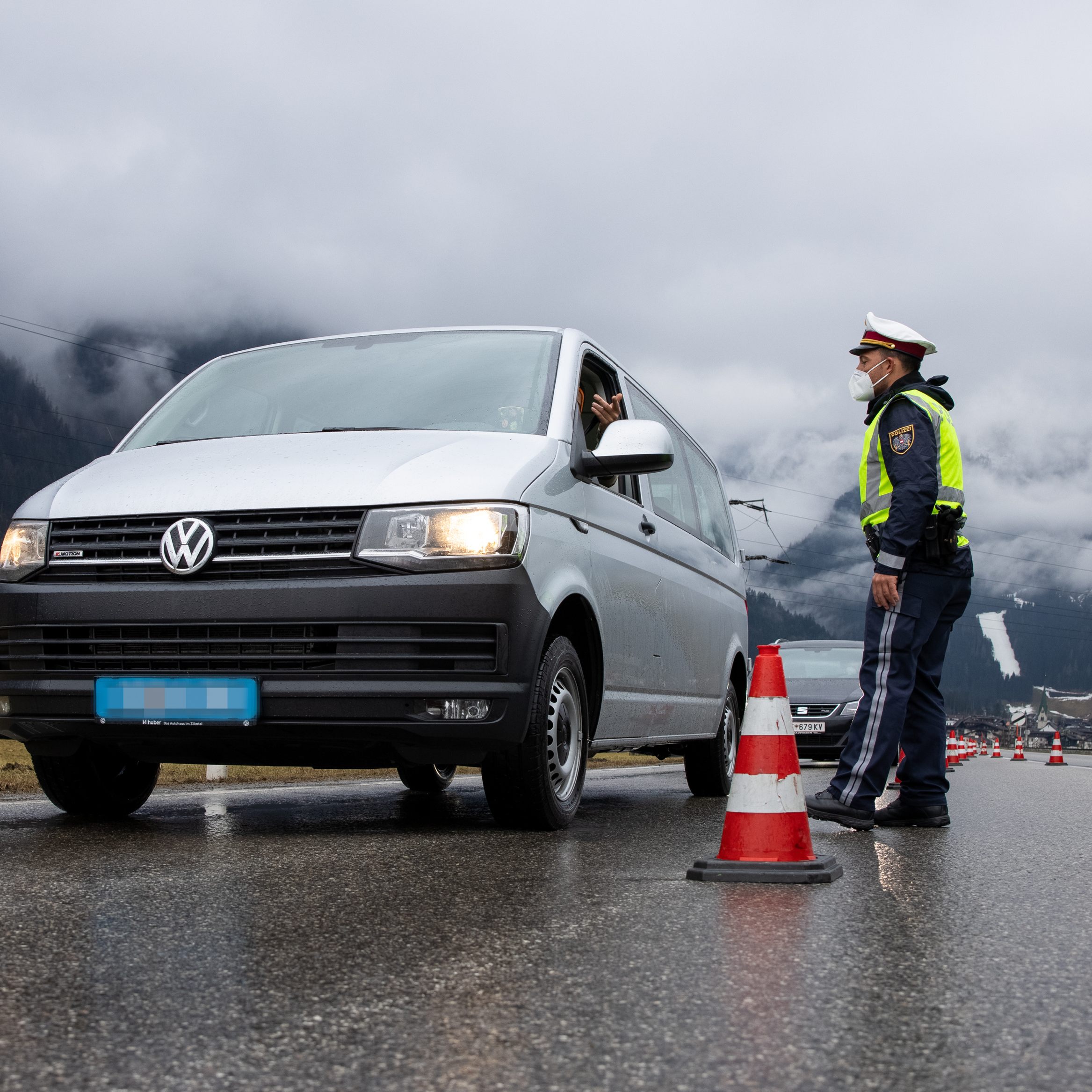 Bei hohen Infektionszahlen sollen Verschärfungen kommen.