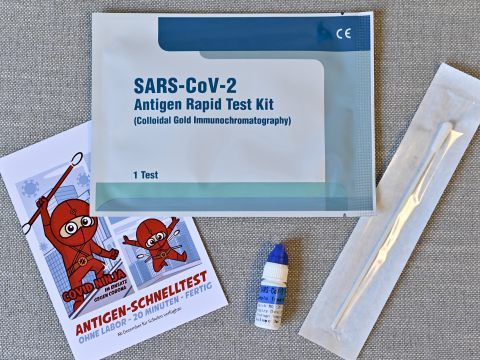 Corona-Schultests: Zahlen trotz etwas mehr Tests leicht zurückgegangen. Corona-Schultests: Zahlen trotz etwas mehr Tests leicht zurückgegangen.