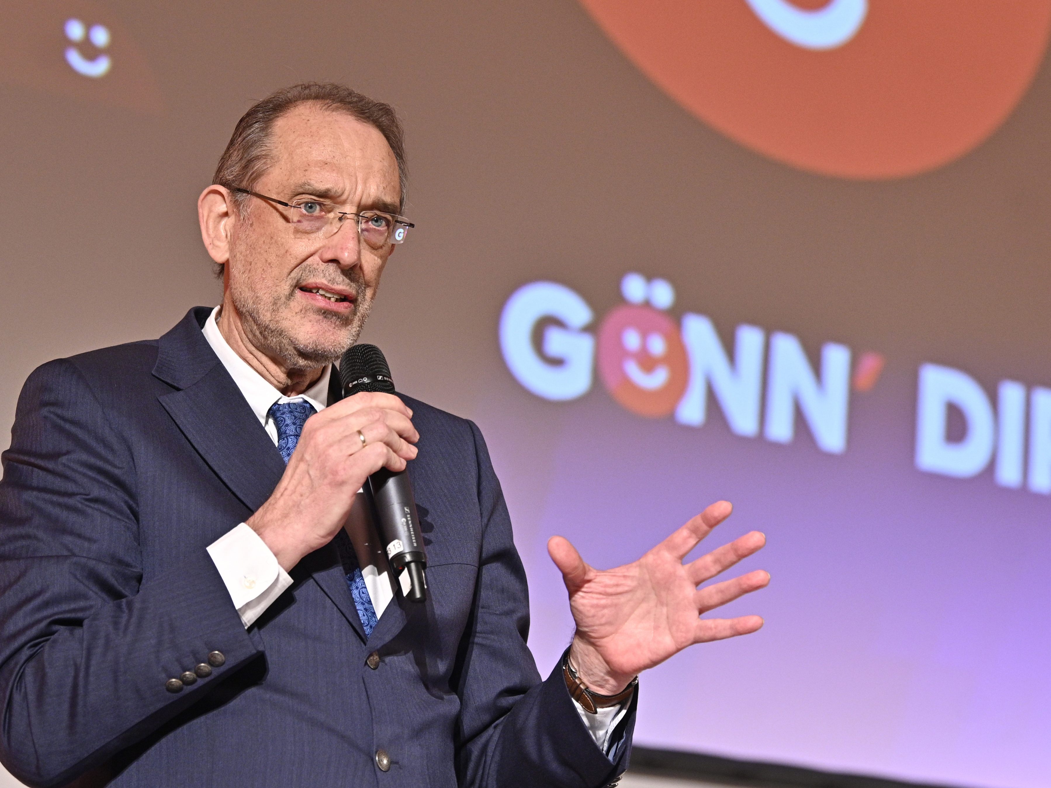 Faßmann gab die Maßnahmen für die Abschlussklassen 2021 bekannt. Faßmann gab die Maßnahmen für die Abschlussklassen 2021 bekannt.