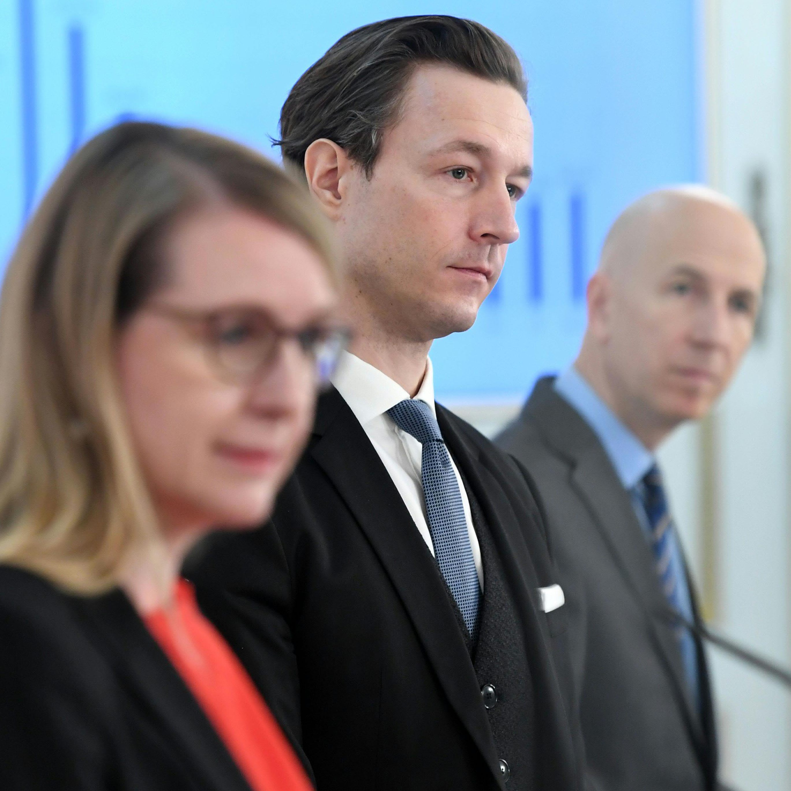 Pressekonferenz mit Schramböck, Blümel und Kocher.