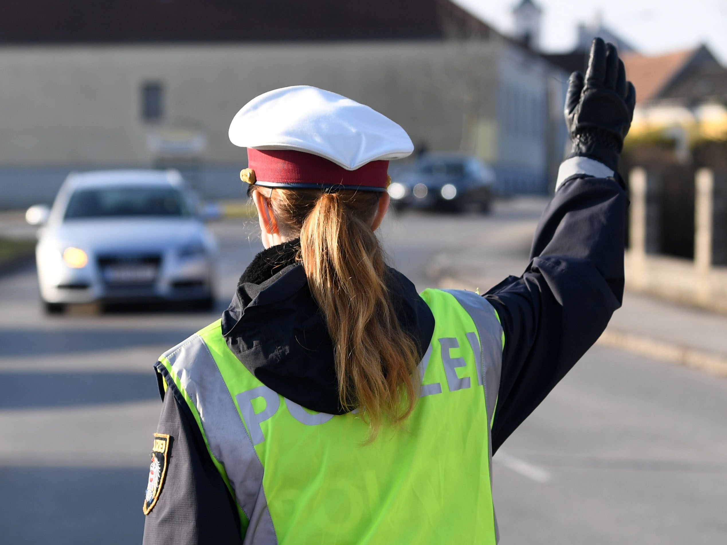 Ausreisekontrollen im südlichen Niederösterreich laufen. Ausreisekontrollen im südlichen Niederösterreich laufen.