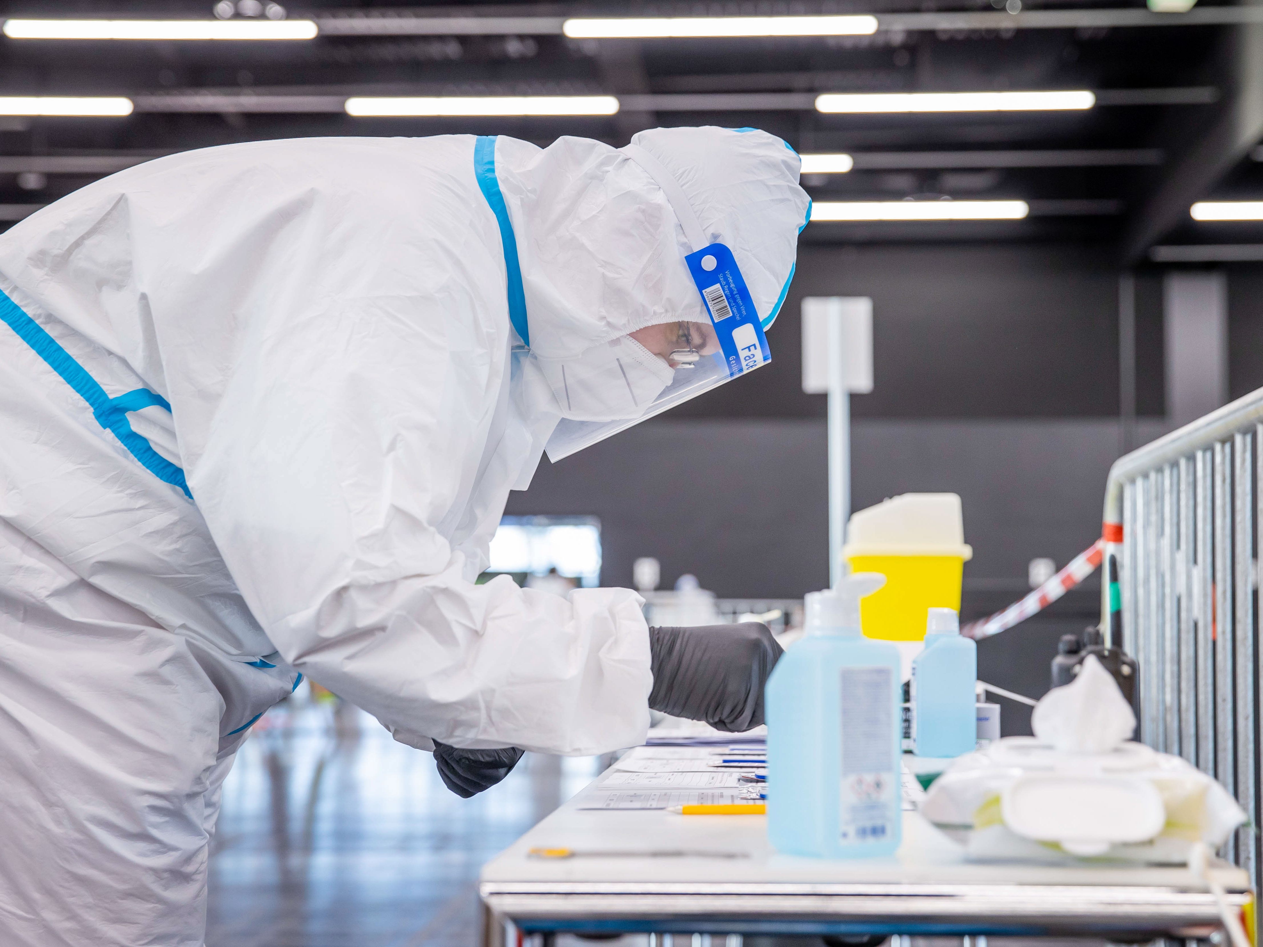 3.895 Corona-Neuinfektionen am Freitag in Österreich. 3.895 Corona-Neuinfektionen am Freitag in Österreich.