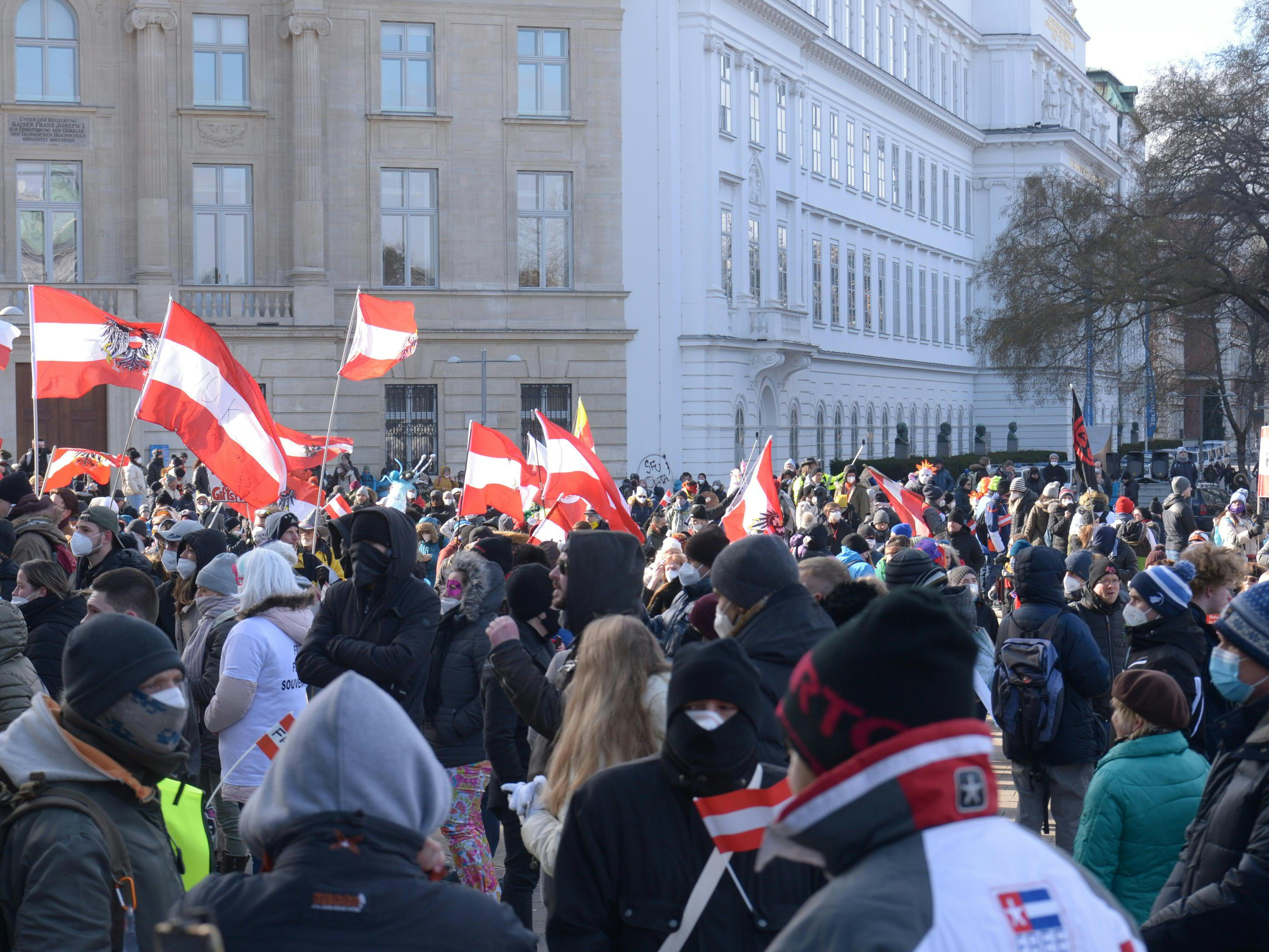 Vermutlich wird sich der Fokus der Demo wieder auf die Innenstadt konzentrieren. Vermutlich wird sich der Fokus der Demo wieder auf die Innenstadt konzentrieren.
