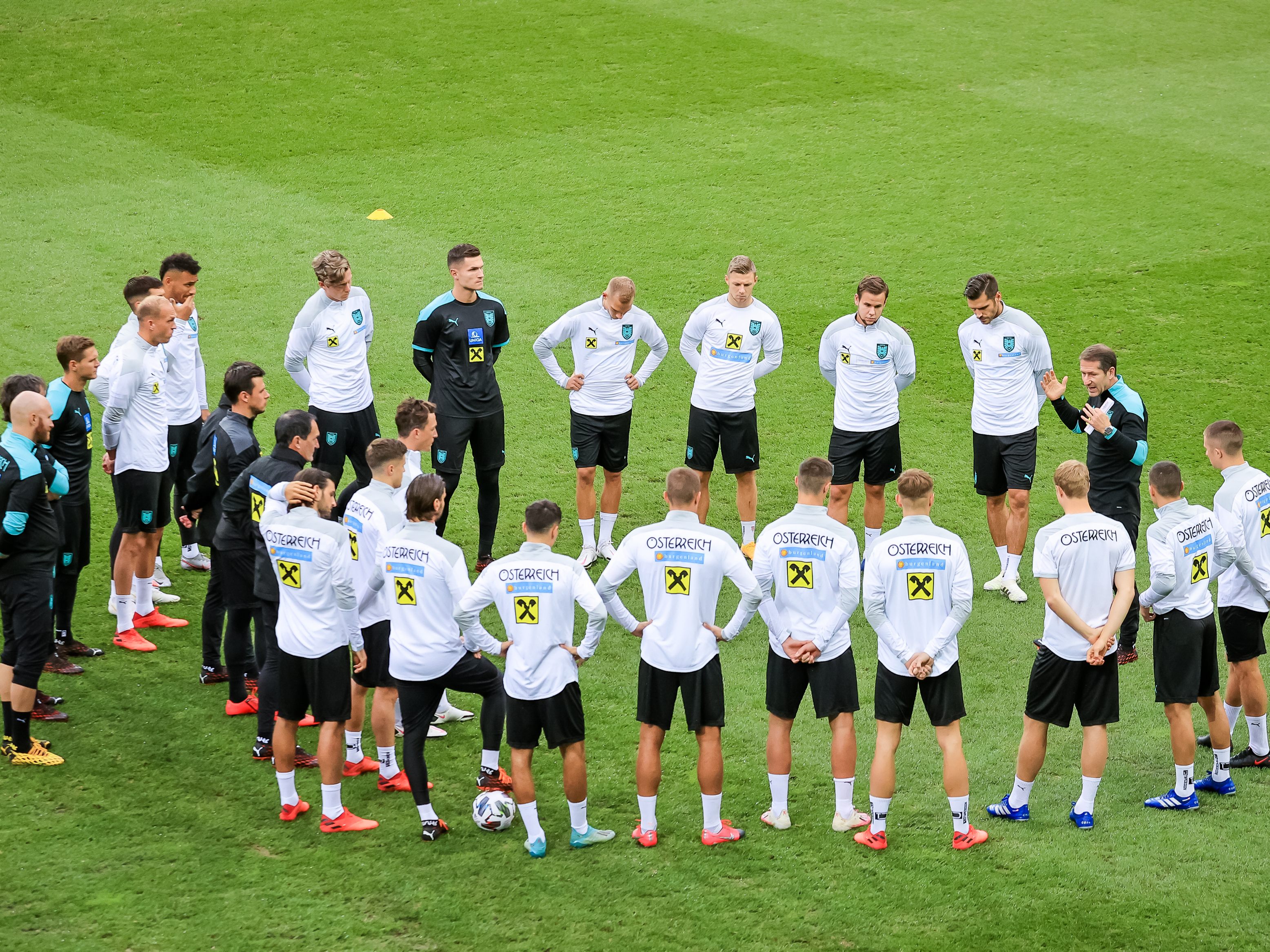 Österreich zuletzt 1998 bei WM. Österreich zuletzt 1998 bei WM.