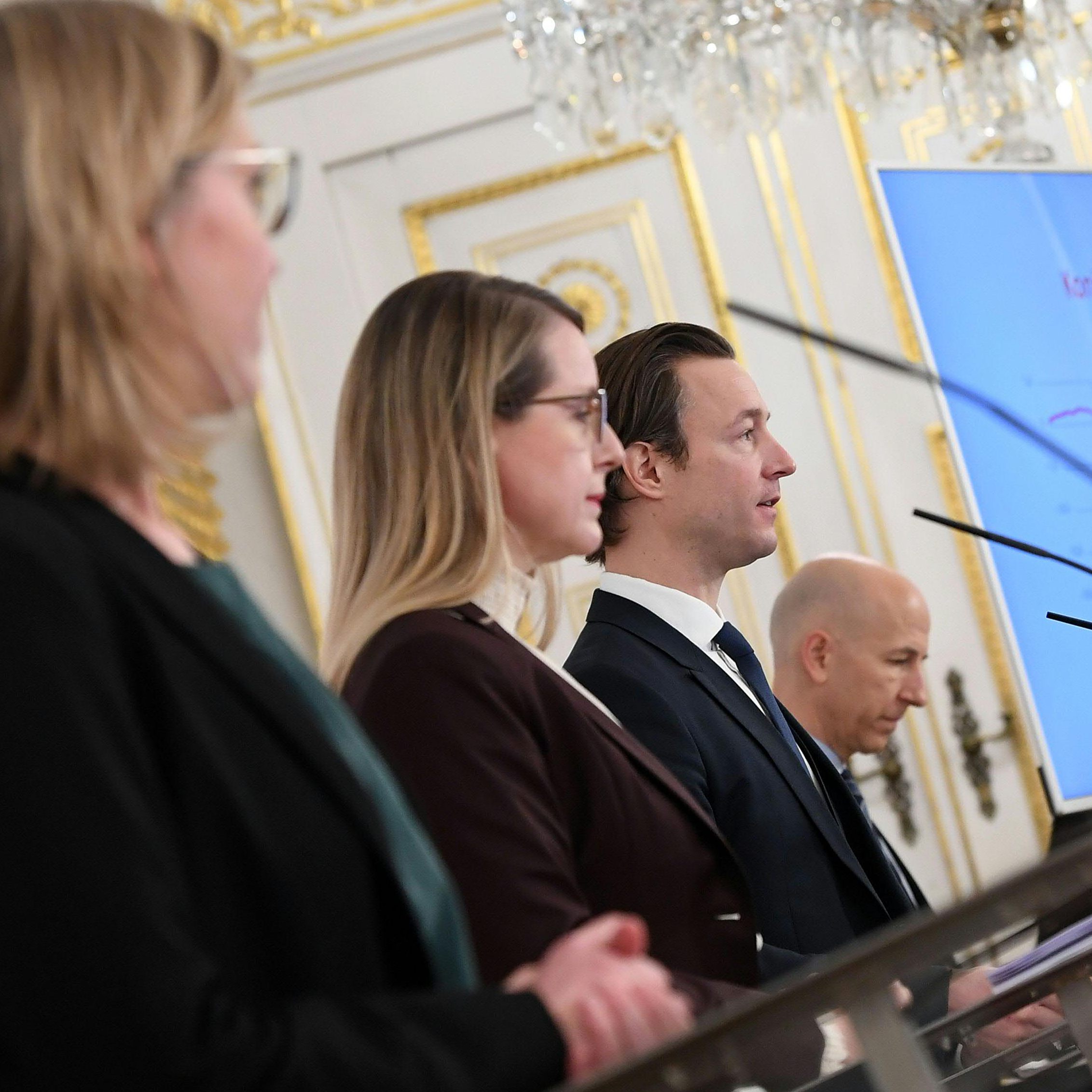 Pressekonferenz "Standort und Beschäftigung" ab 11 Uhr.