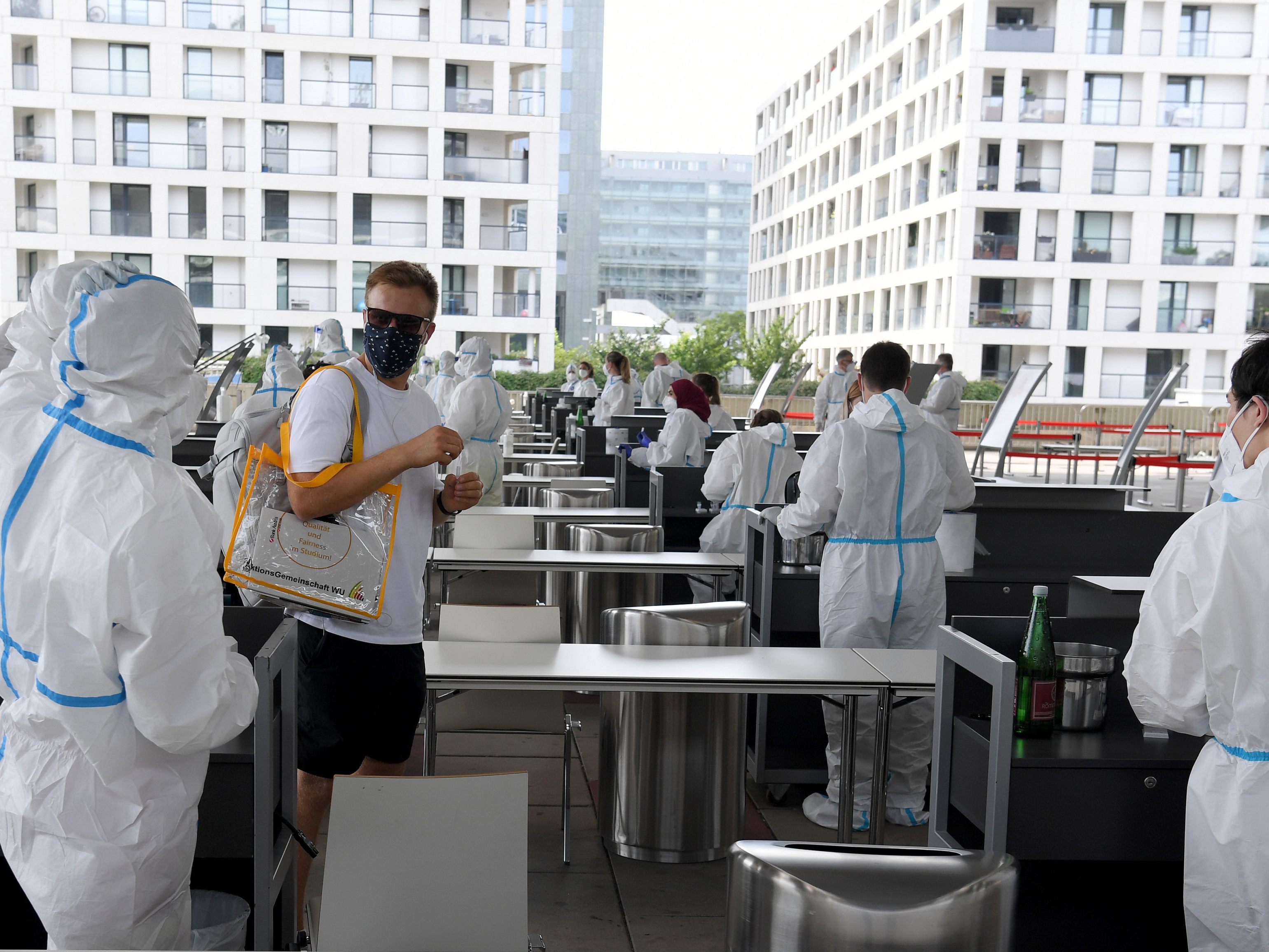 Auch vor Aufnahmeprüfungen soll Uni-Rektoren nun ein Coronavirus-Eintrittstest ermöglicht werden. Auch vor Aufnahmeprüfungen soll Uni-Rektoren nun ein Coronavirus-Eintrittstest ermöglicht werden.