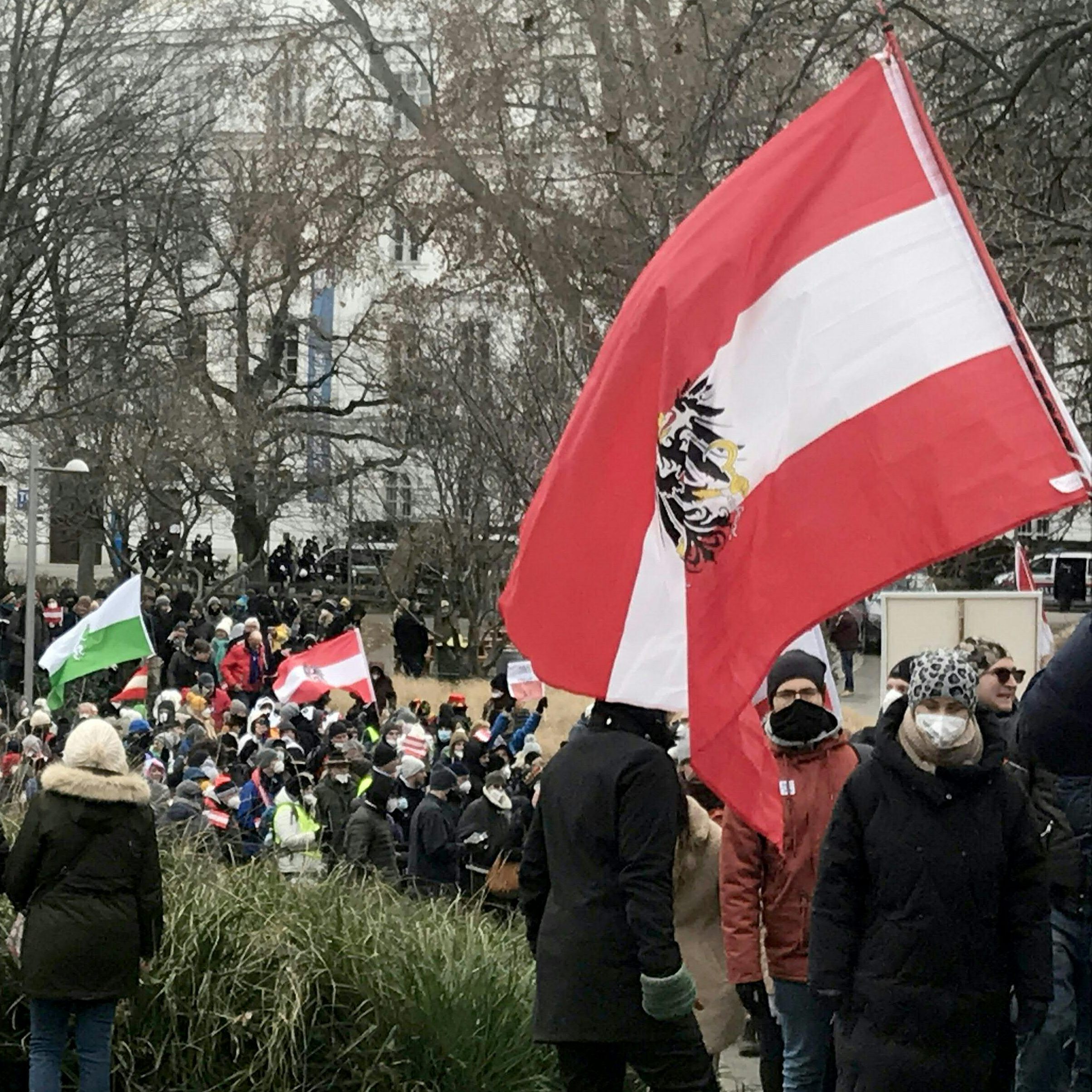 Wegen einer Fahrt zur Corona-Demo nach Wien gibt es in Tirol Ärger.