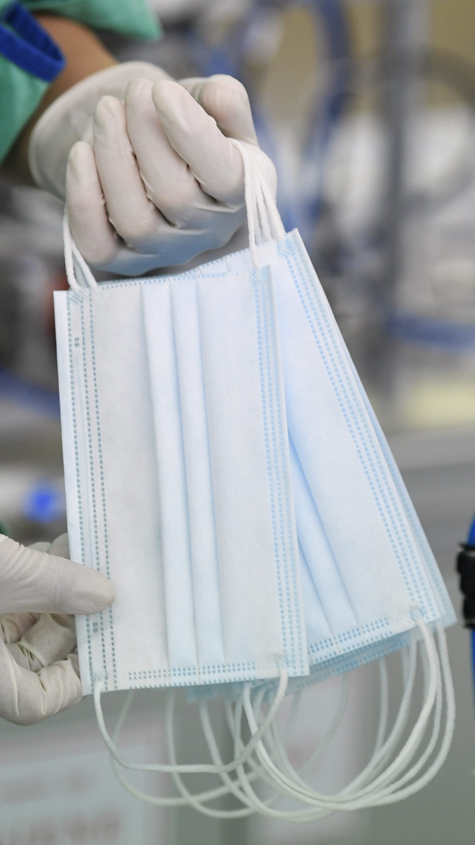 Die Hausdurchsuchungen finden zur Stunde statt.