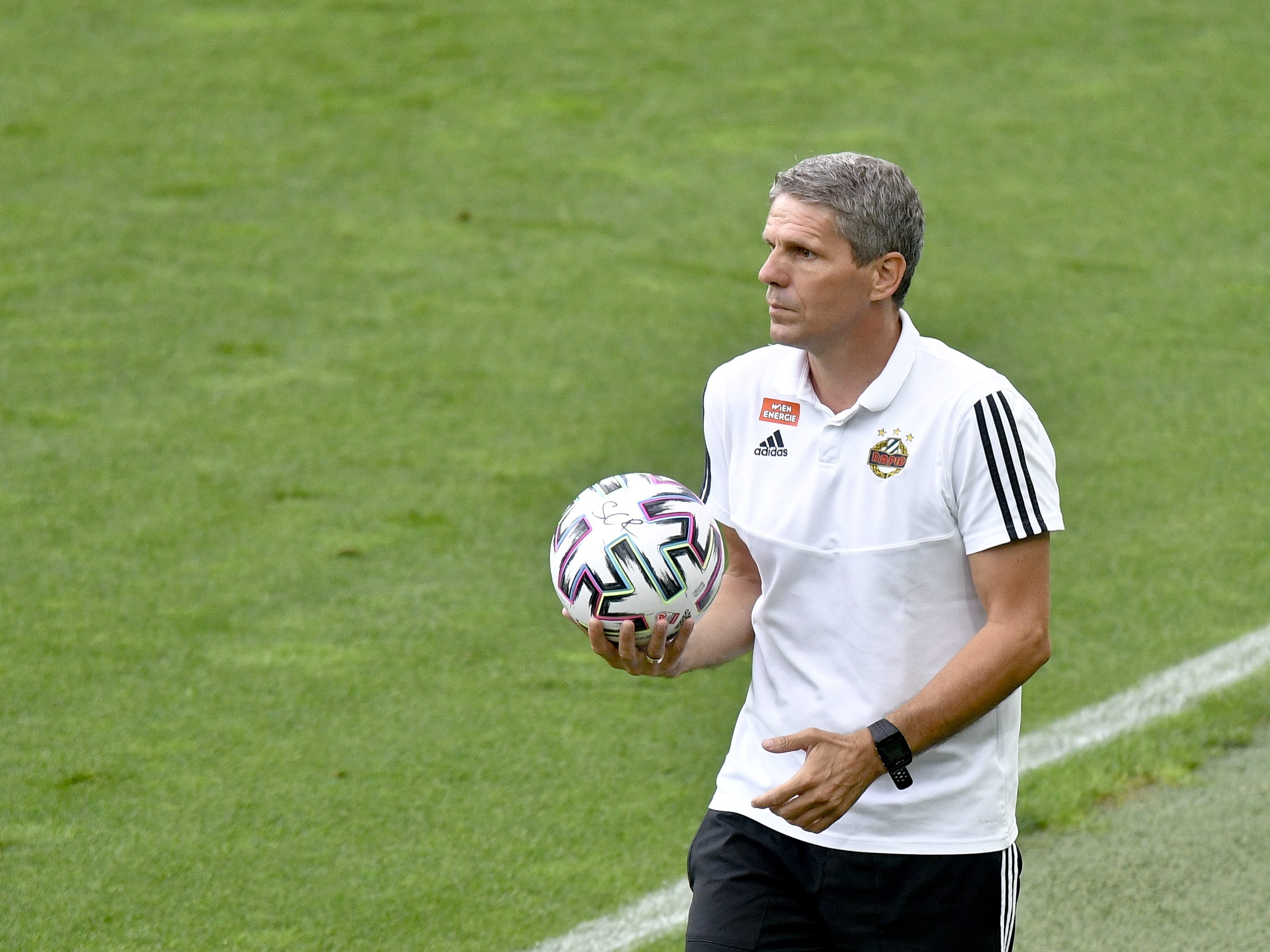 Verlängerung mit Kühbauer wohl in Länderspielpause. Verlängerung mit Kühbauer wohl in Länderspielpause.