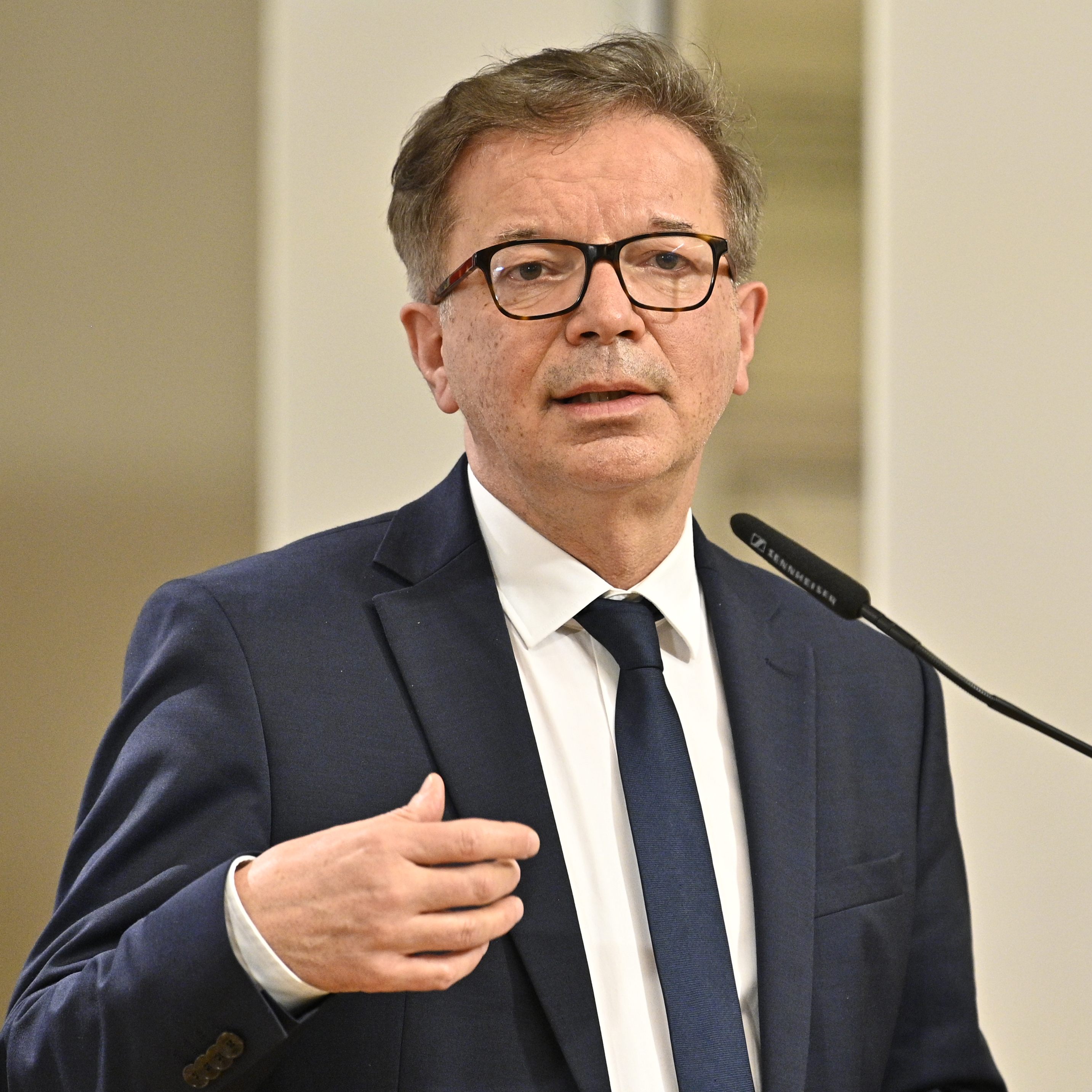 Am Montag soll zwischen Vorarlberg und dem Gesundheitsministerium geklärt werden, wie die Öffnungsschritte in dem Bundesland aussehen werden.