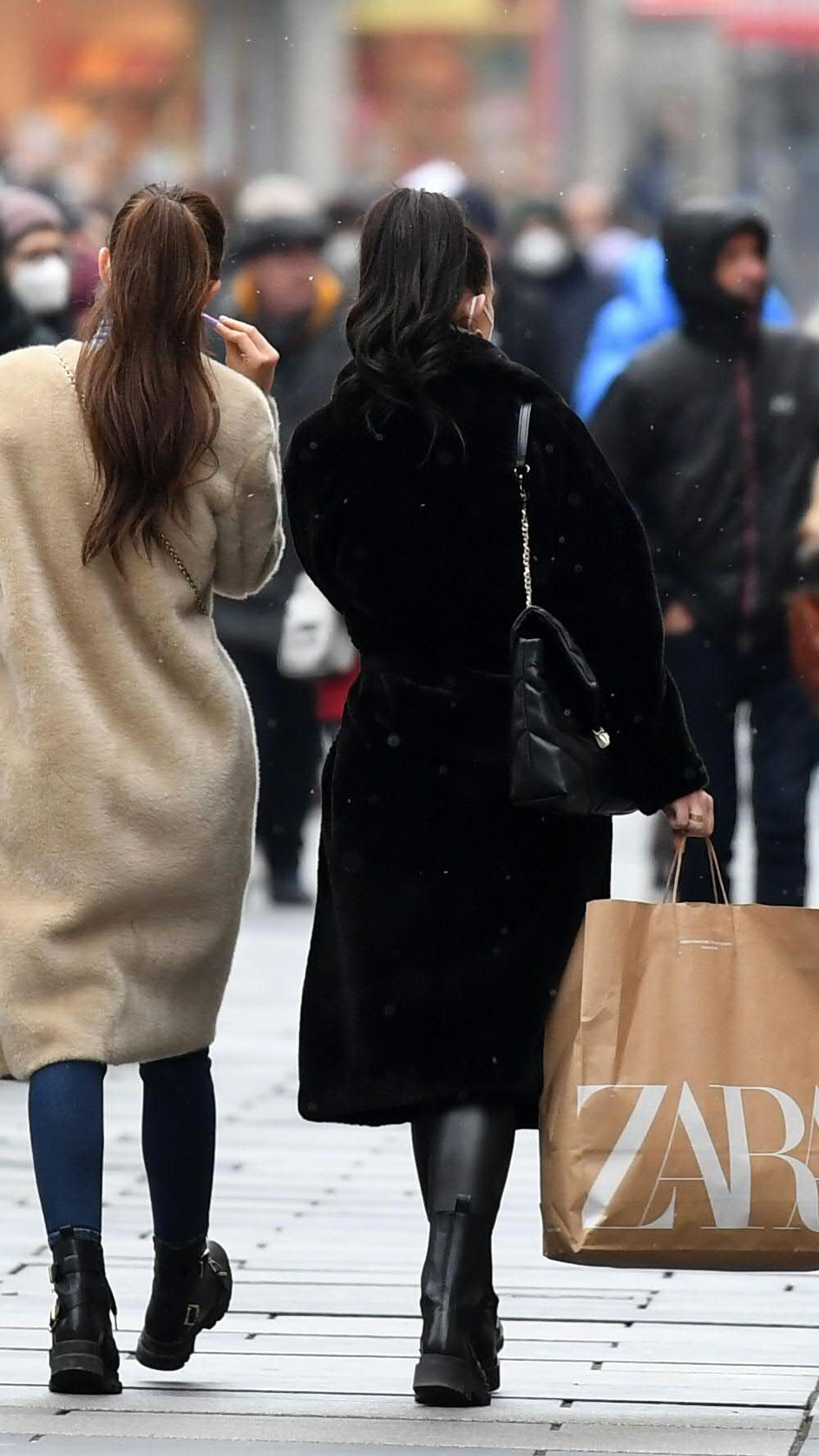 Enttäuschung um angekündigte Testpflicht im Handel.