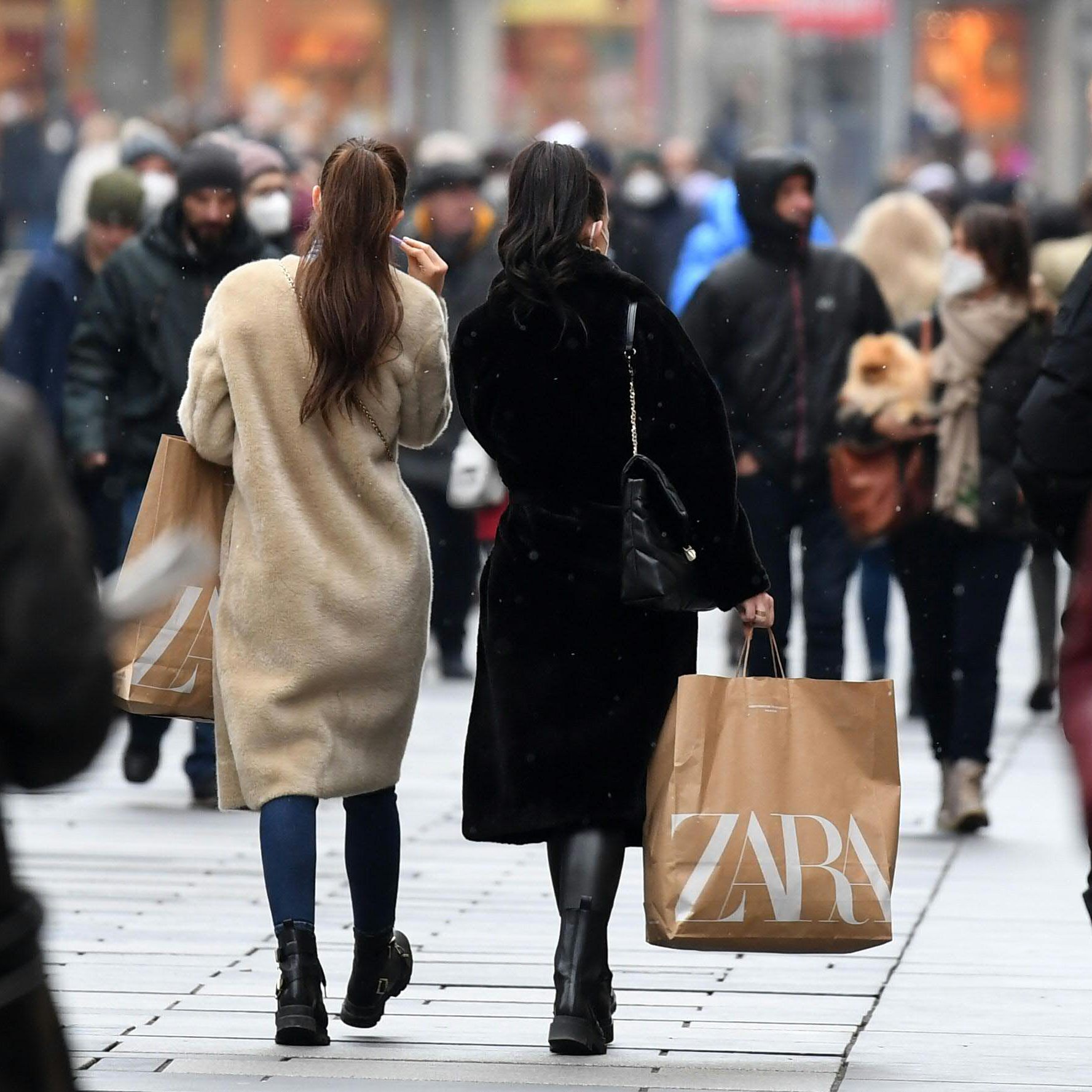 Zahlreiche Wiener nutzten den letzten Einkaufstag vor der Osterruhe und gingen shoppen.