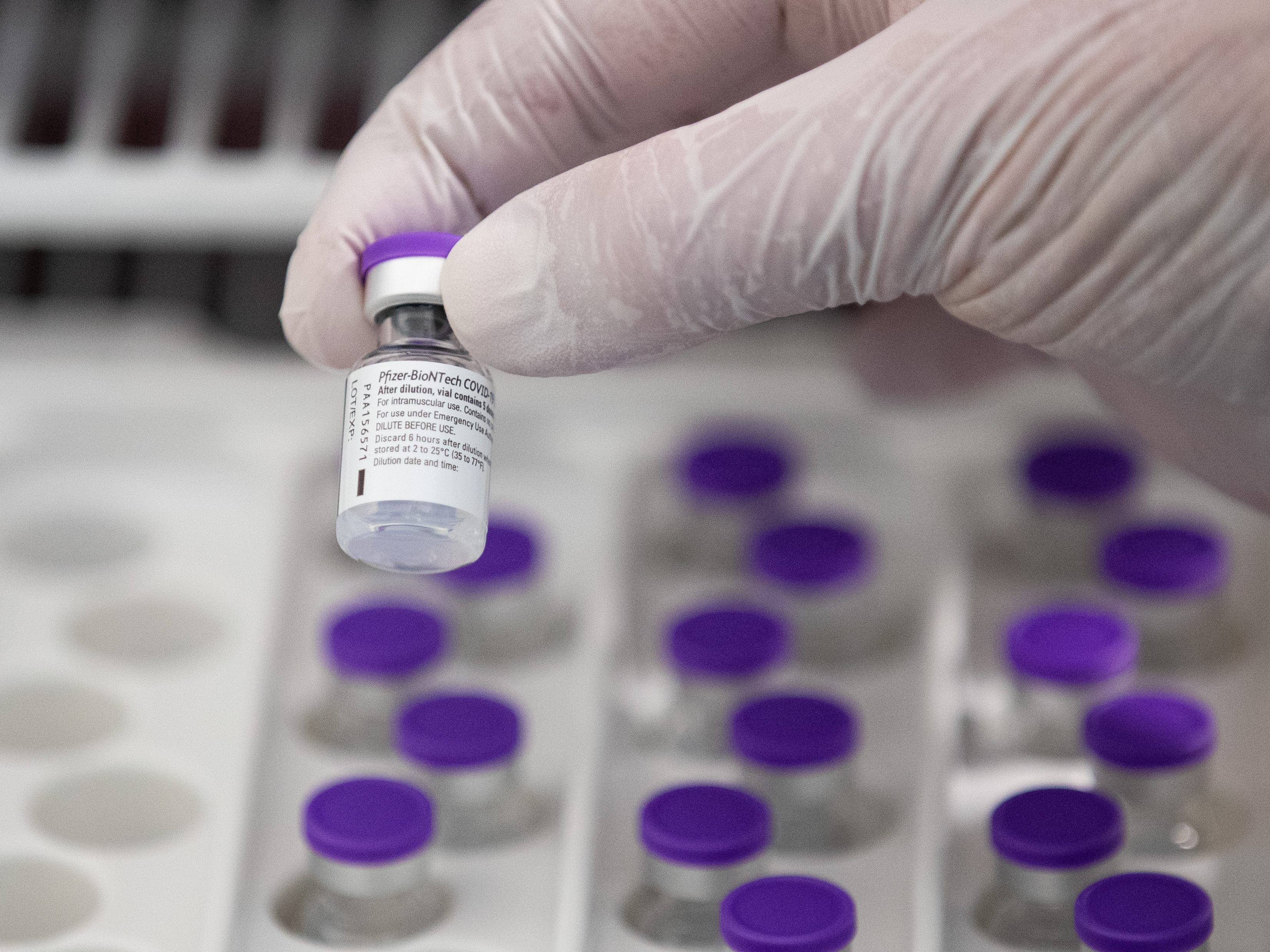 100.000 Impfstoff-Dosen von Biontech/Pfizer werden für den Bezirk Schwaz vorausgeliefert. 100.000 Impfstoff-Dosen von Biontech/Pfizer werden für den Bezirk Schwaz vorausgeliefert.