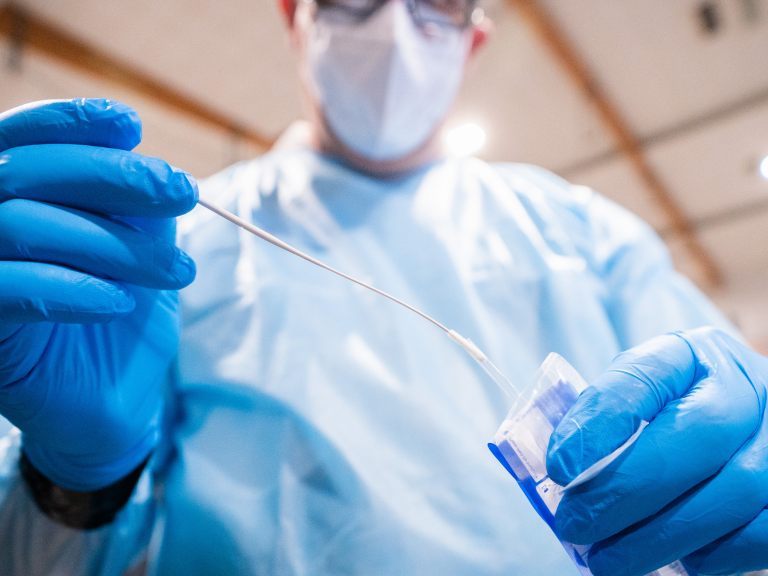 2.425 Coronavirus-Neuinfektionen wurden am Dienstag in Österreich gemeldet. 2.425 Coronavirus-Neuinfektionen wurden am Dienstag in Österreich gemeldet.