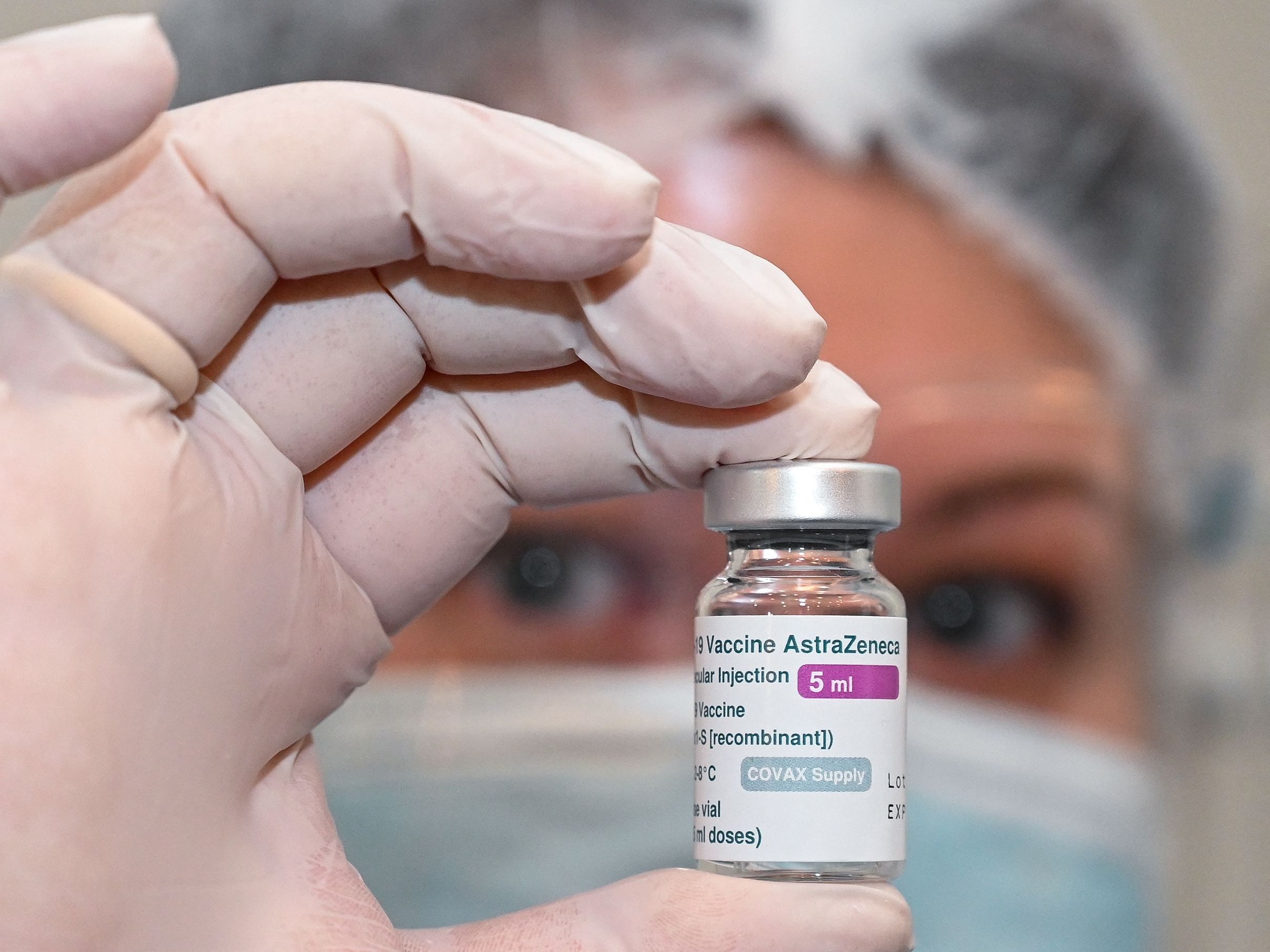 AstraZeneca verteidigt seinen Impfstoff. AstraZeneca verteidigt seinen Impfstoff.