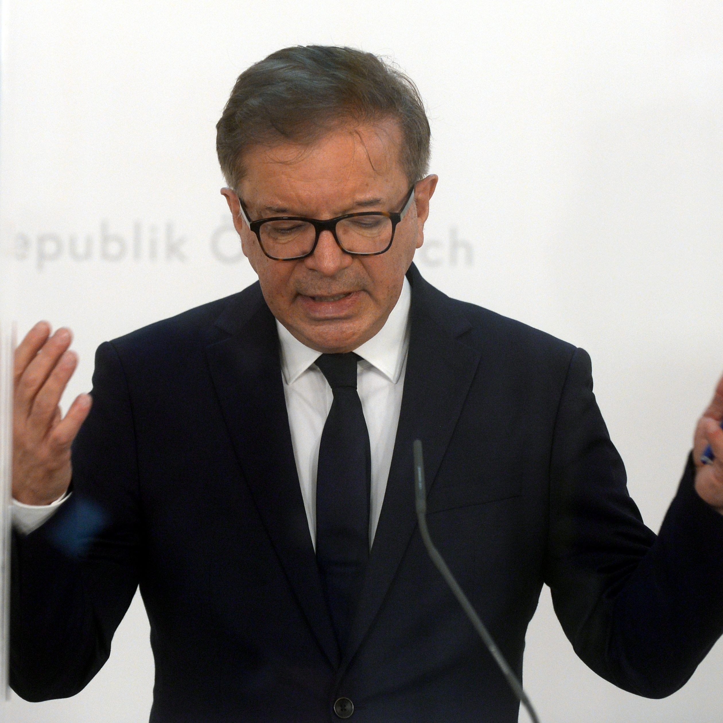 Gesundheitsminister Rudolf Anschober und die Bundesregierung könnten dem Druck auf Lockerungen nachgeben.