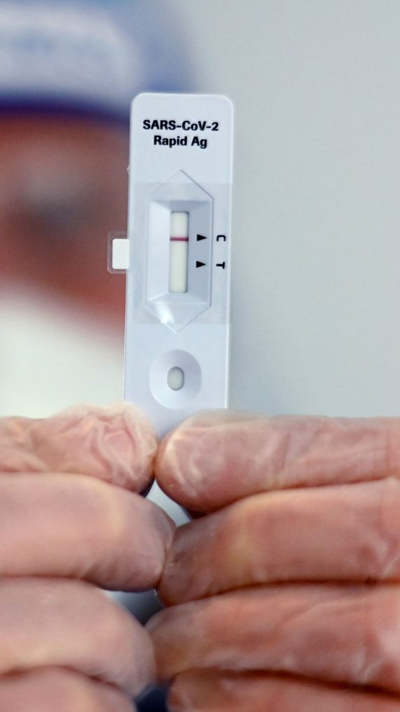 Getestet wurde in der vergangenen Woche in neun Landes- bzw. 73 Gemeinde-Teststationen sowie in den 15 Gemeinden, die vom Landes-TestBUS angefahren wurden.